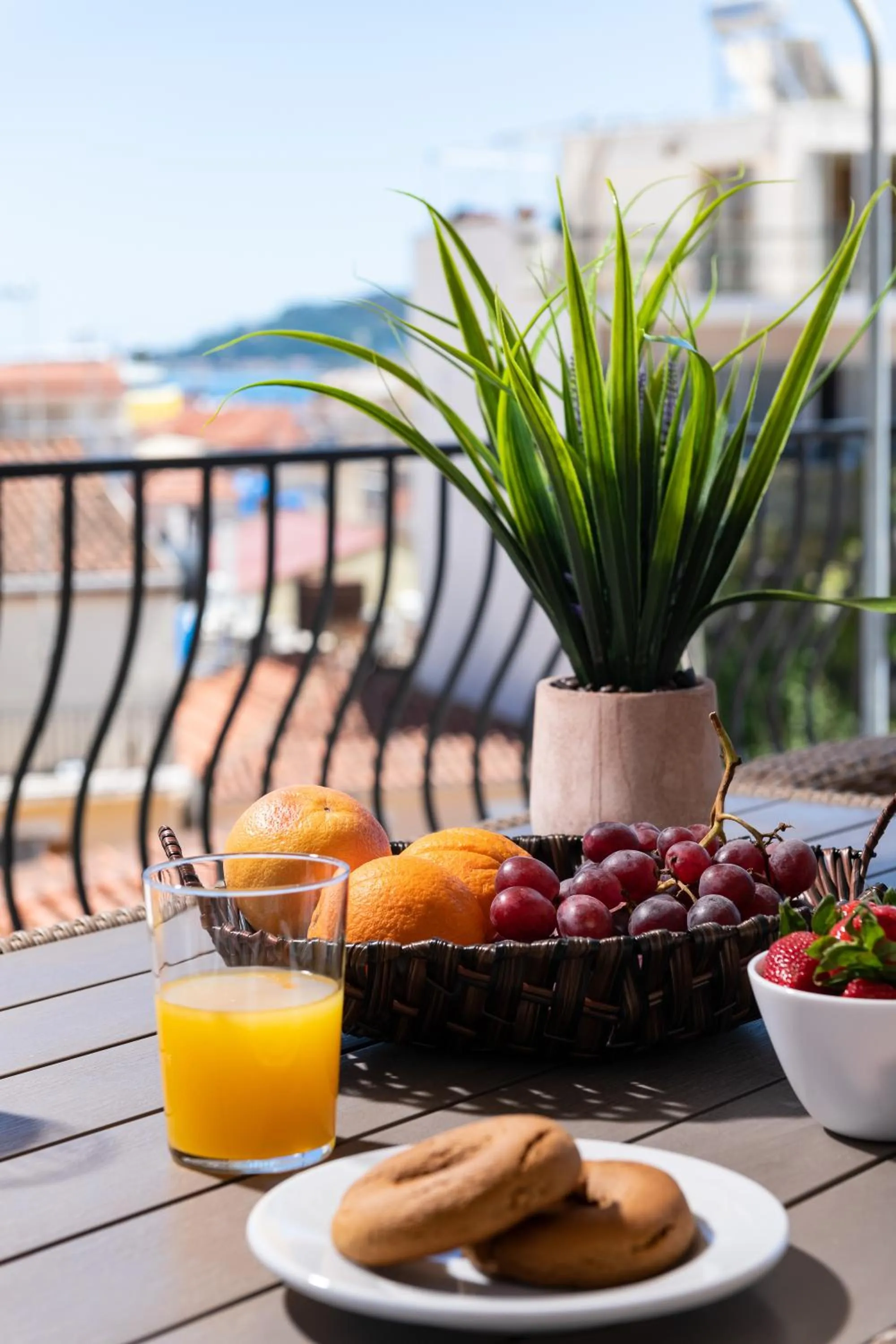 Food and drinks in Lithies Zante Living