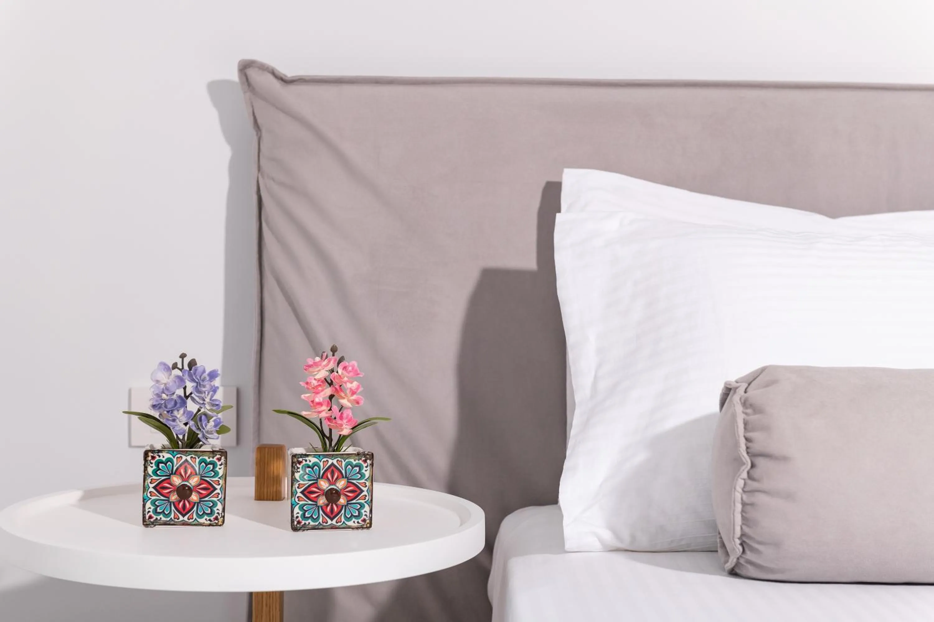 Decorative detail, Bed in Lithies Zante Living