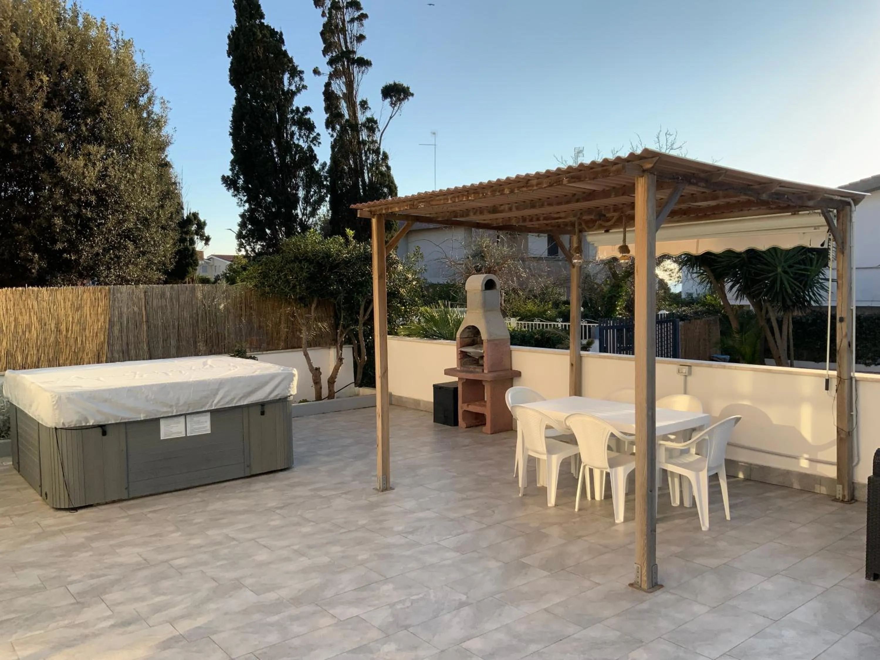 Property building in Villa Kinga