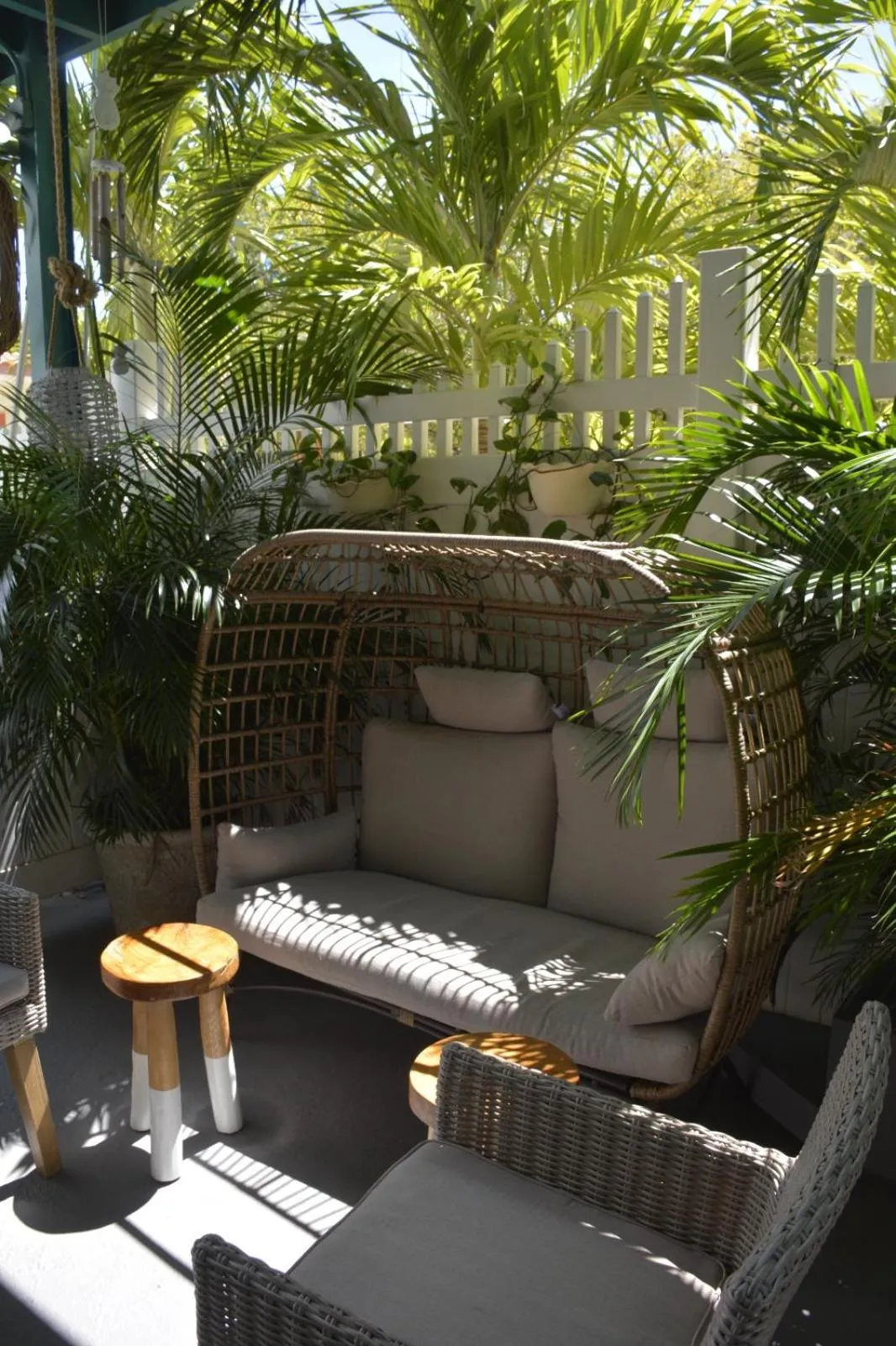 Lounge or bar in Turtle Bay Inn