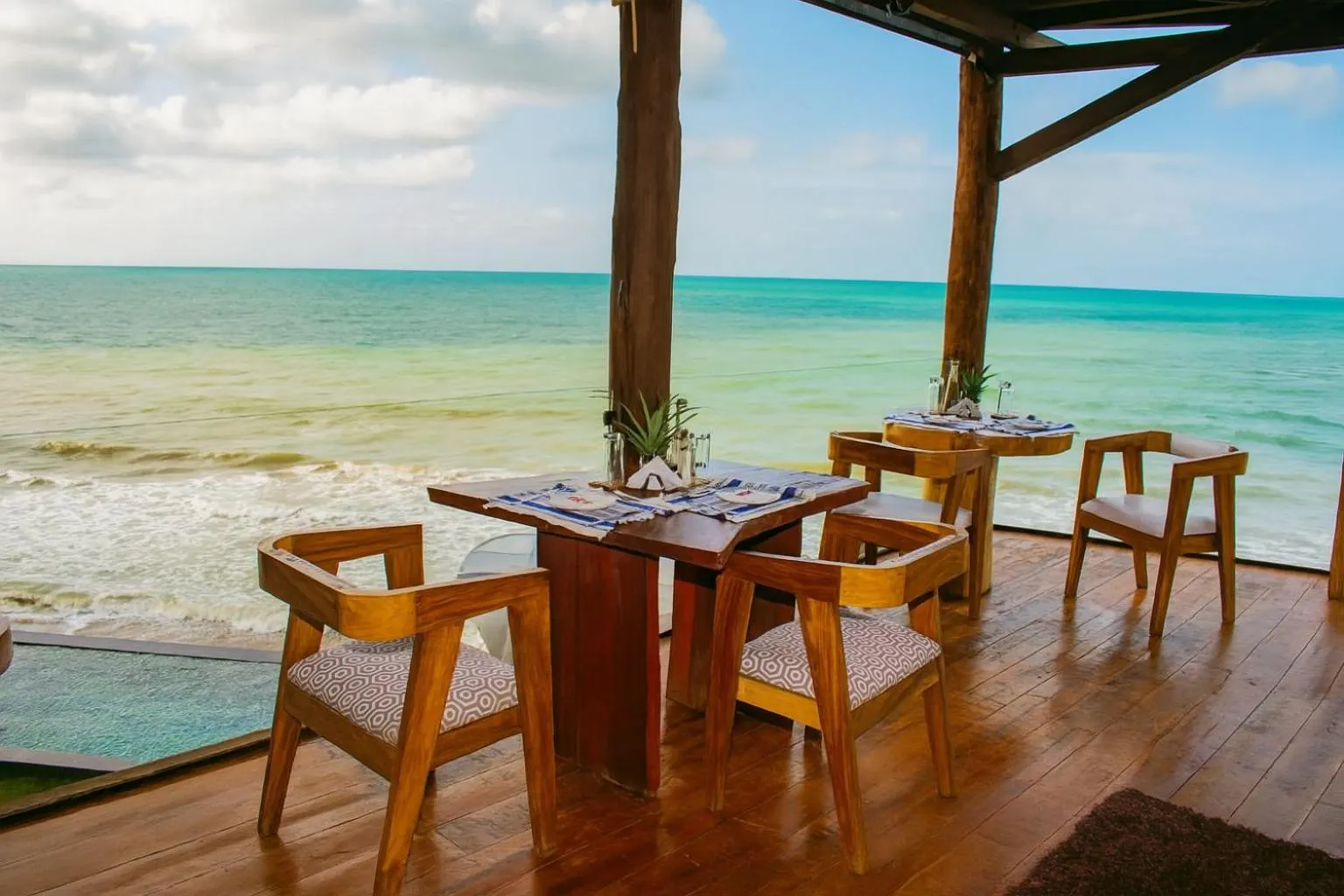 Restaurant/places to eat in RCH LUXURY HOTEL & POOL