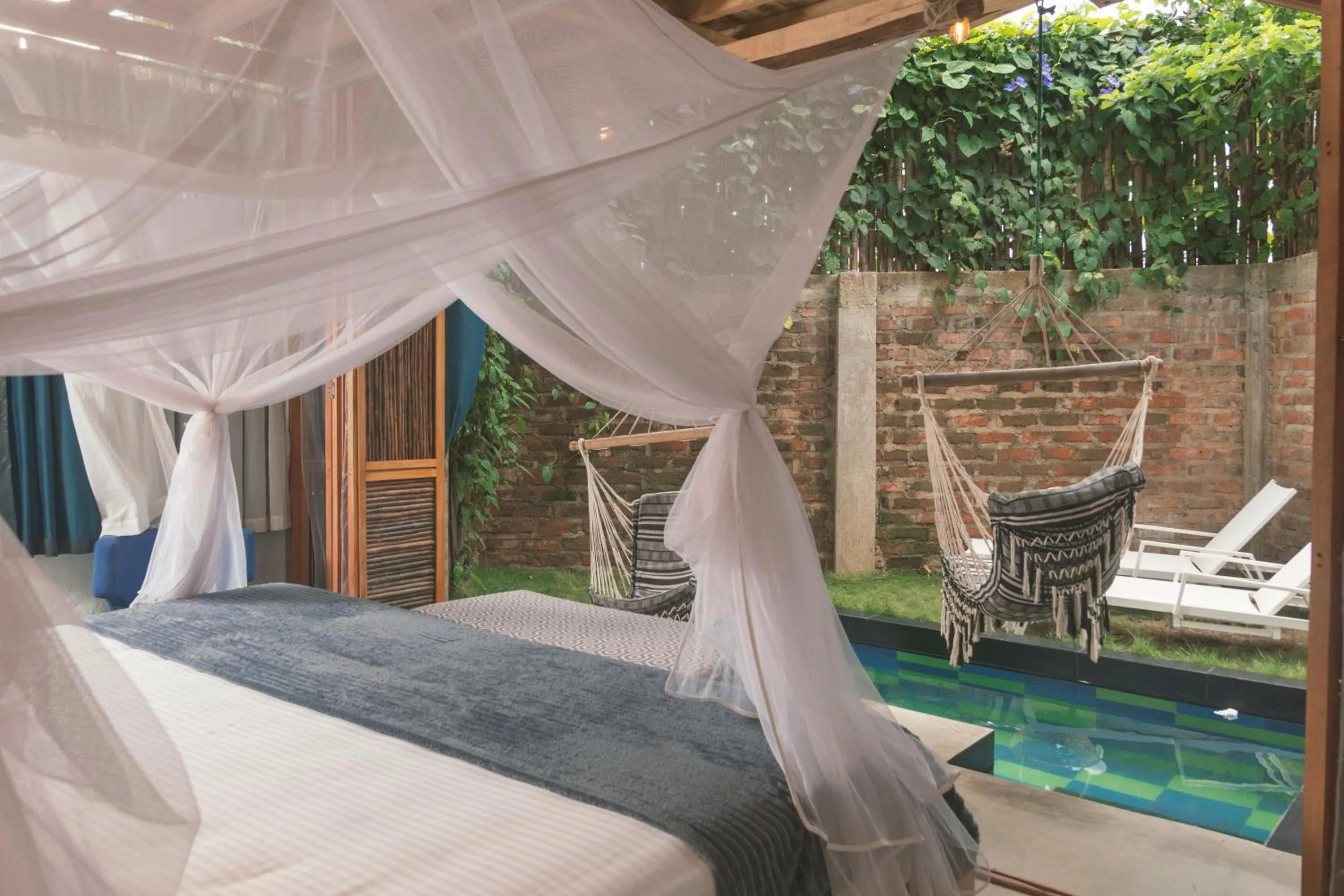 Garden, Bed in RCH LUXURY HOTEL & POOL