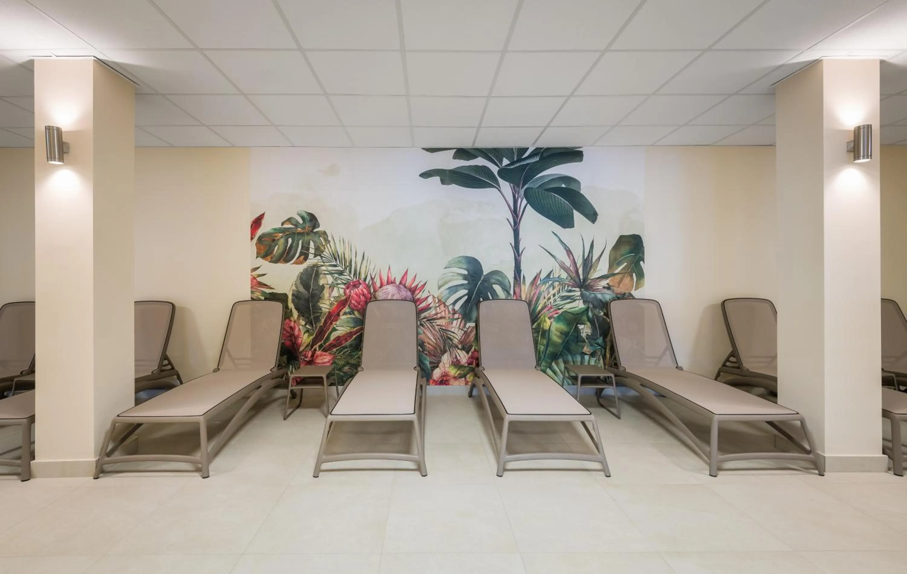 Swimming pool in Hunguest Hotel Flóra