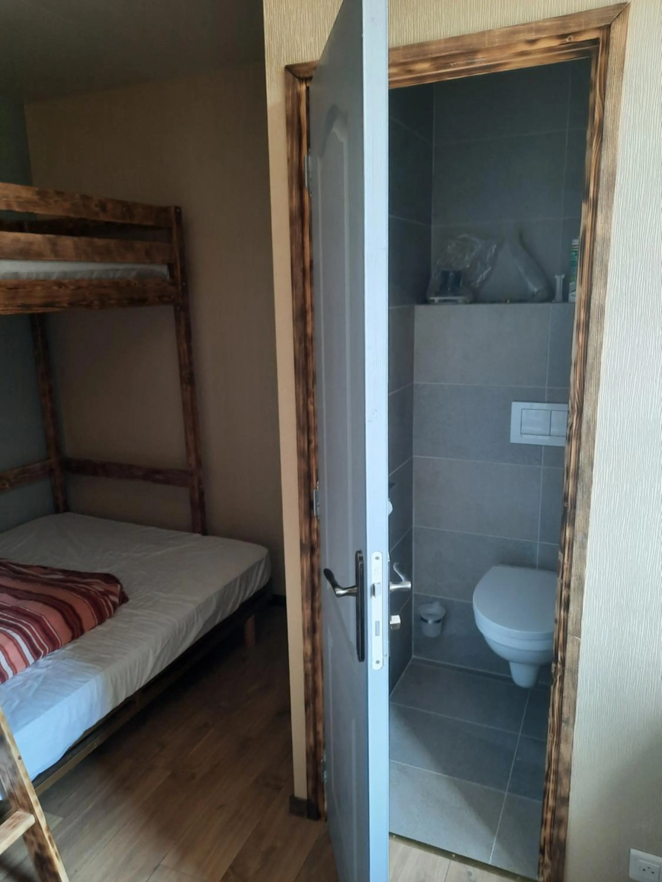 bunk bed, Bed in Auberge du Raddon