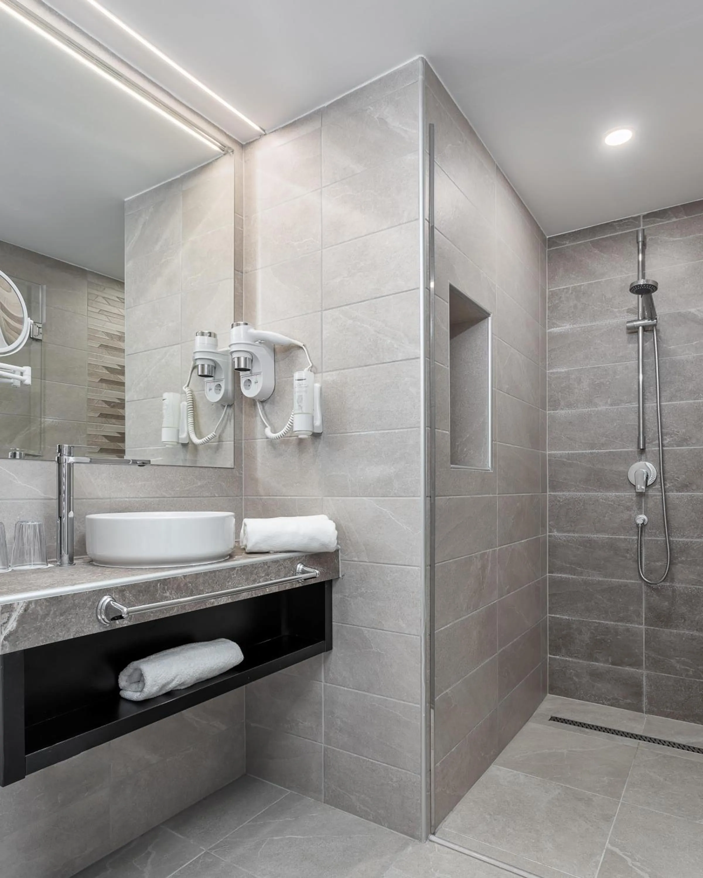 Shower in Hunguest Hotel Béke