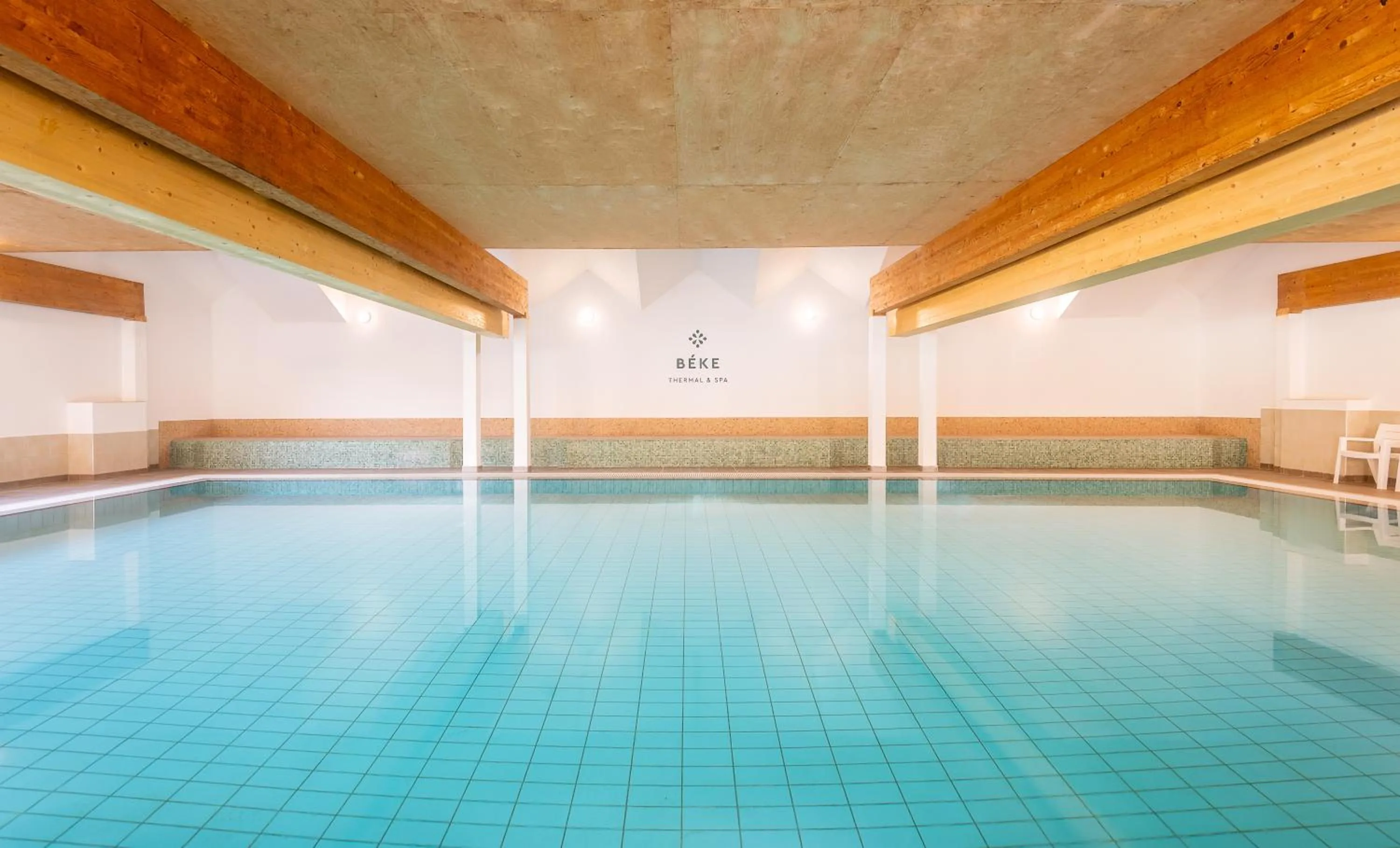 Swimming pool in Hunguest Hotel Béke