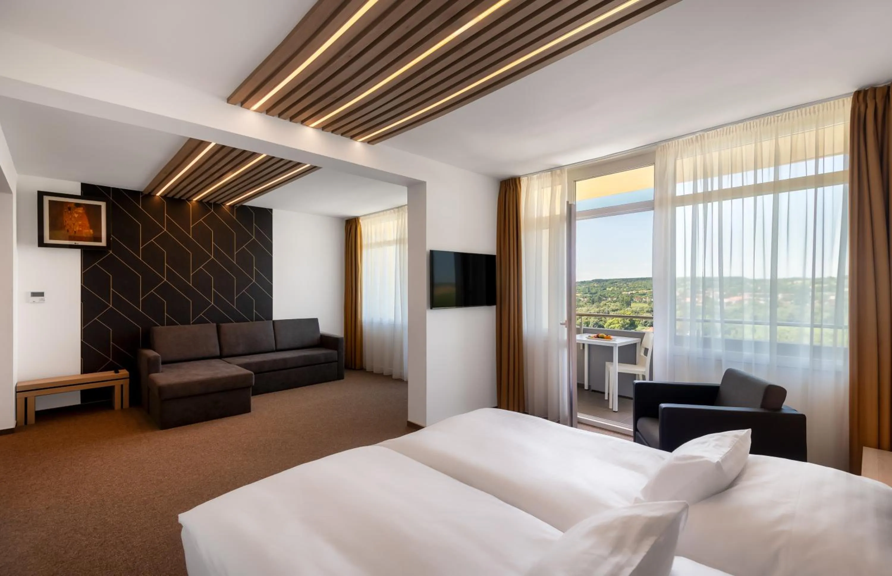 Photo of the whole room, Bed in Hunguest Helios Hévíz