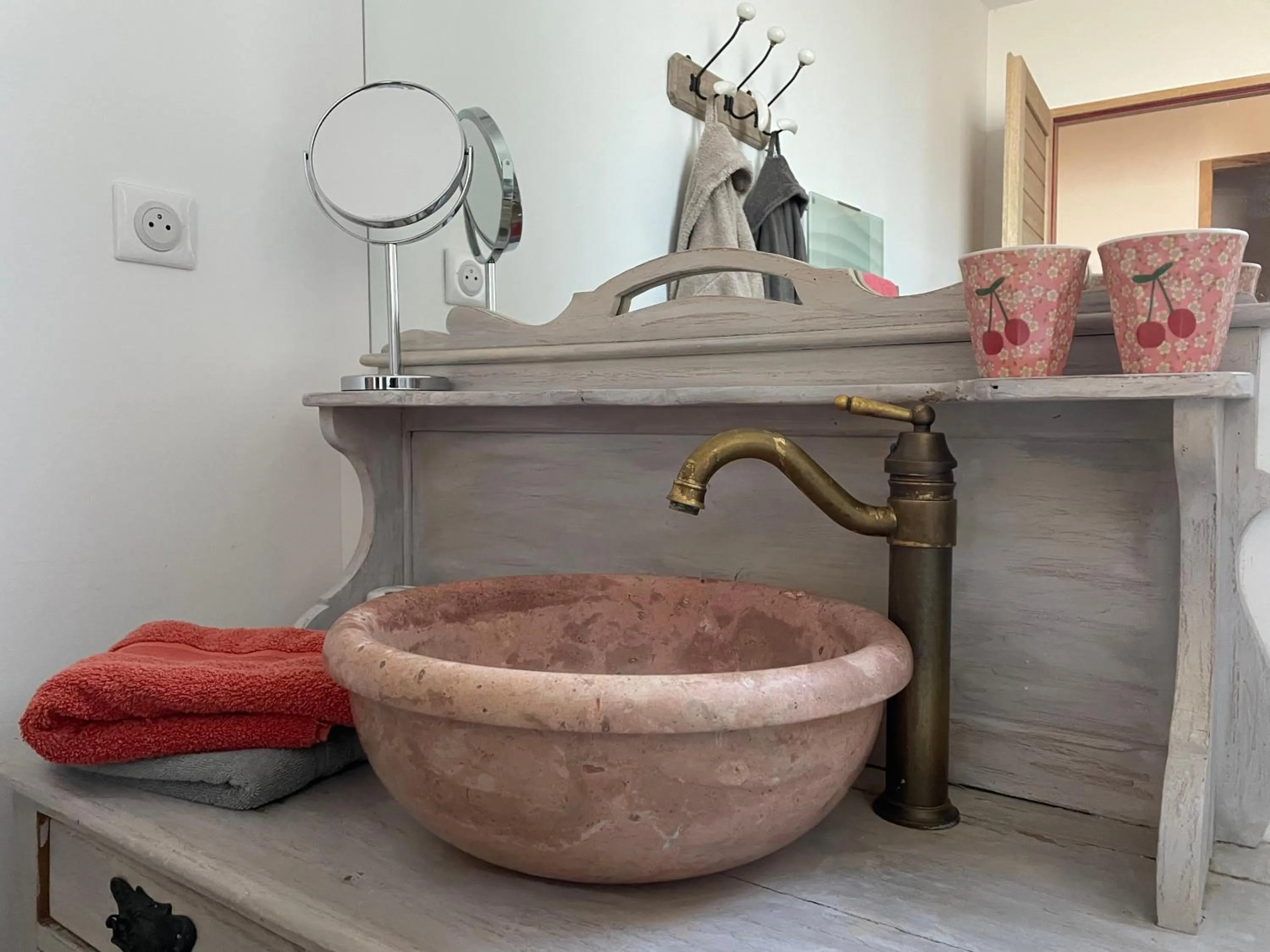 Bathroom in Côté Dentelles
