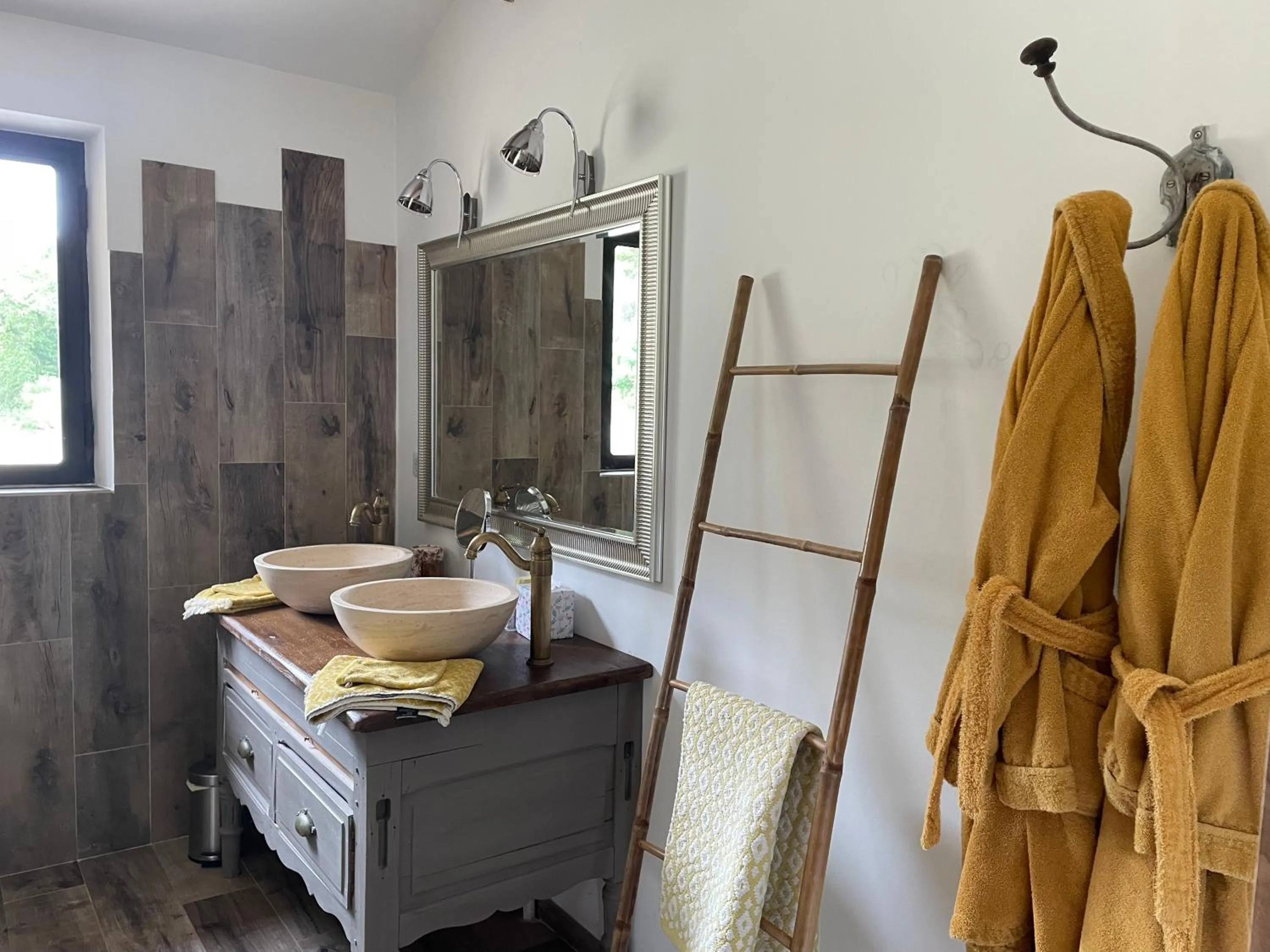 Bathroom in Côté Dentelles