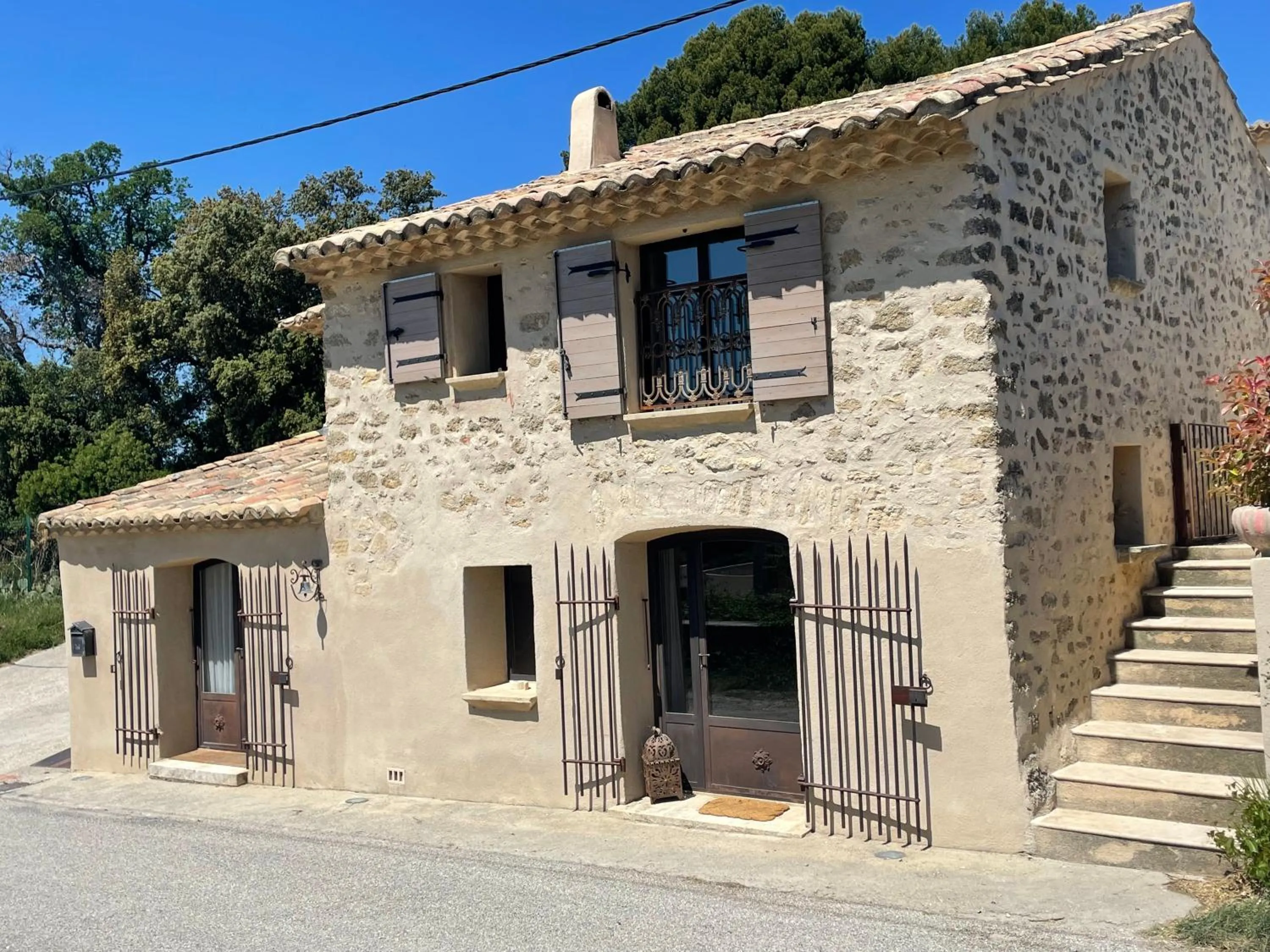 Property building in Côté Dentelles
