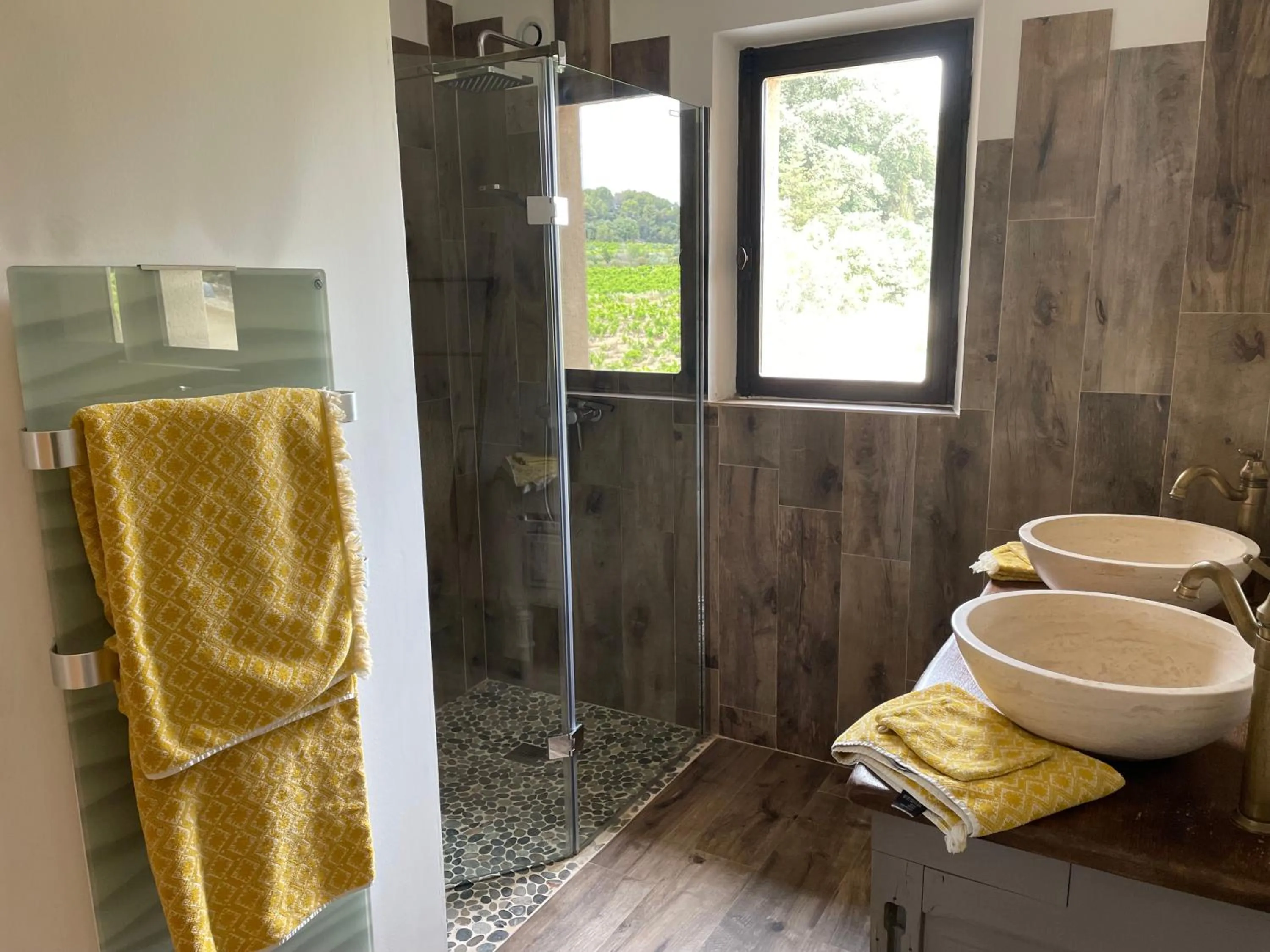 Bathroom in Côté Dentelles