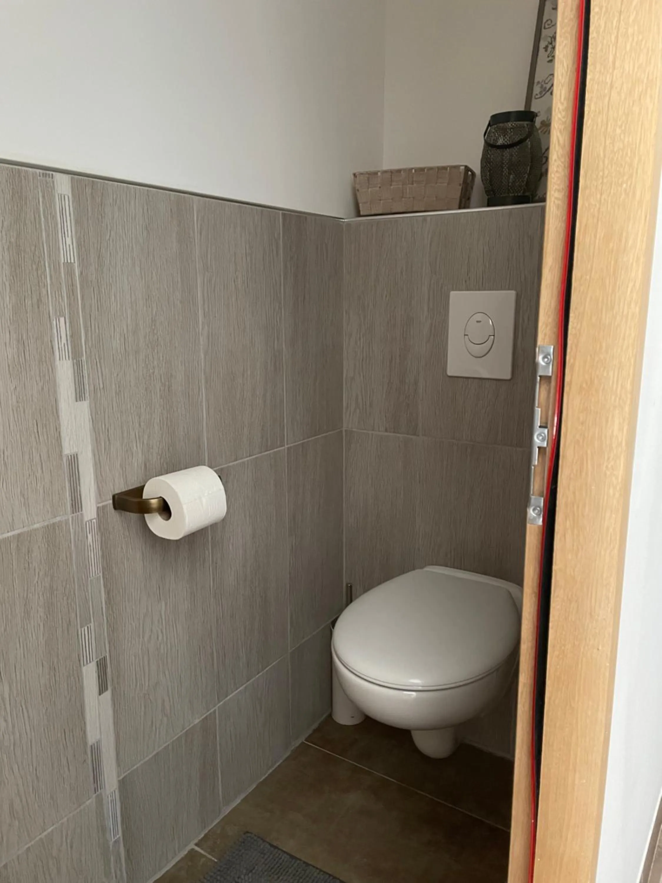 Toilet in Côté Dentelles