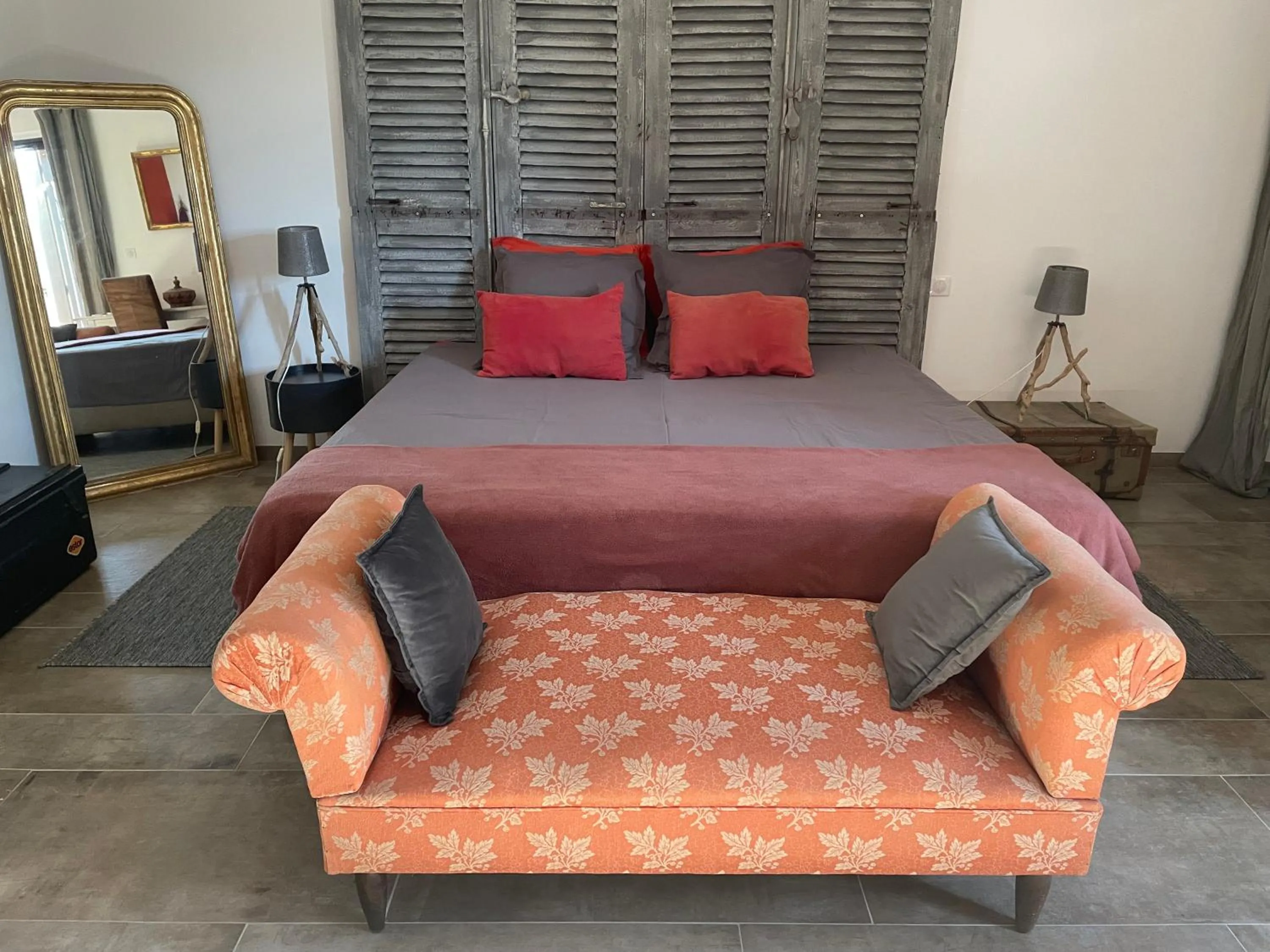 Bedroom, Bed in Côté Dentelles