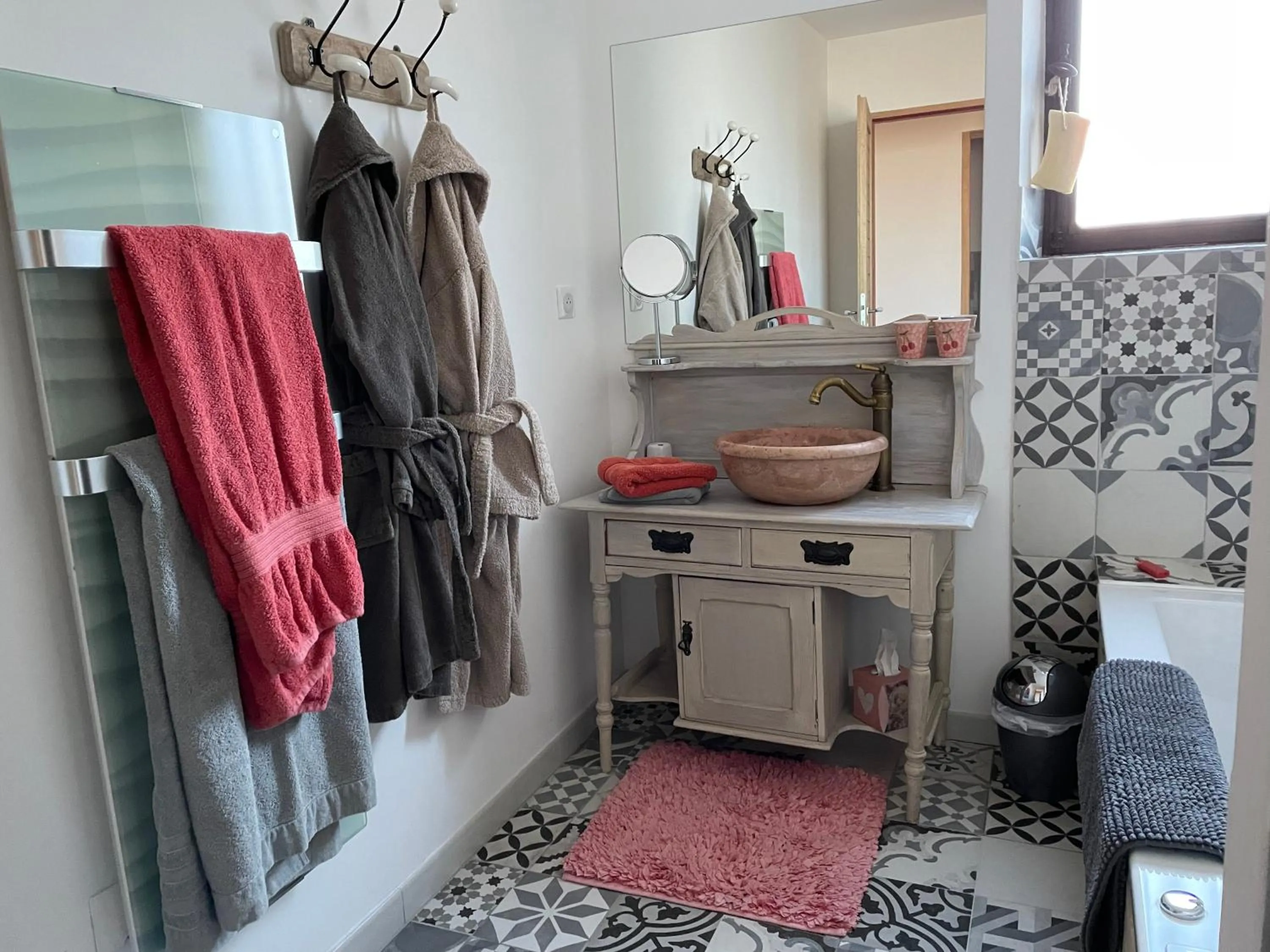 Bathroom in Côté Dentelles