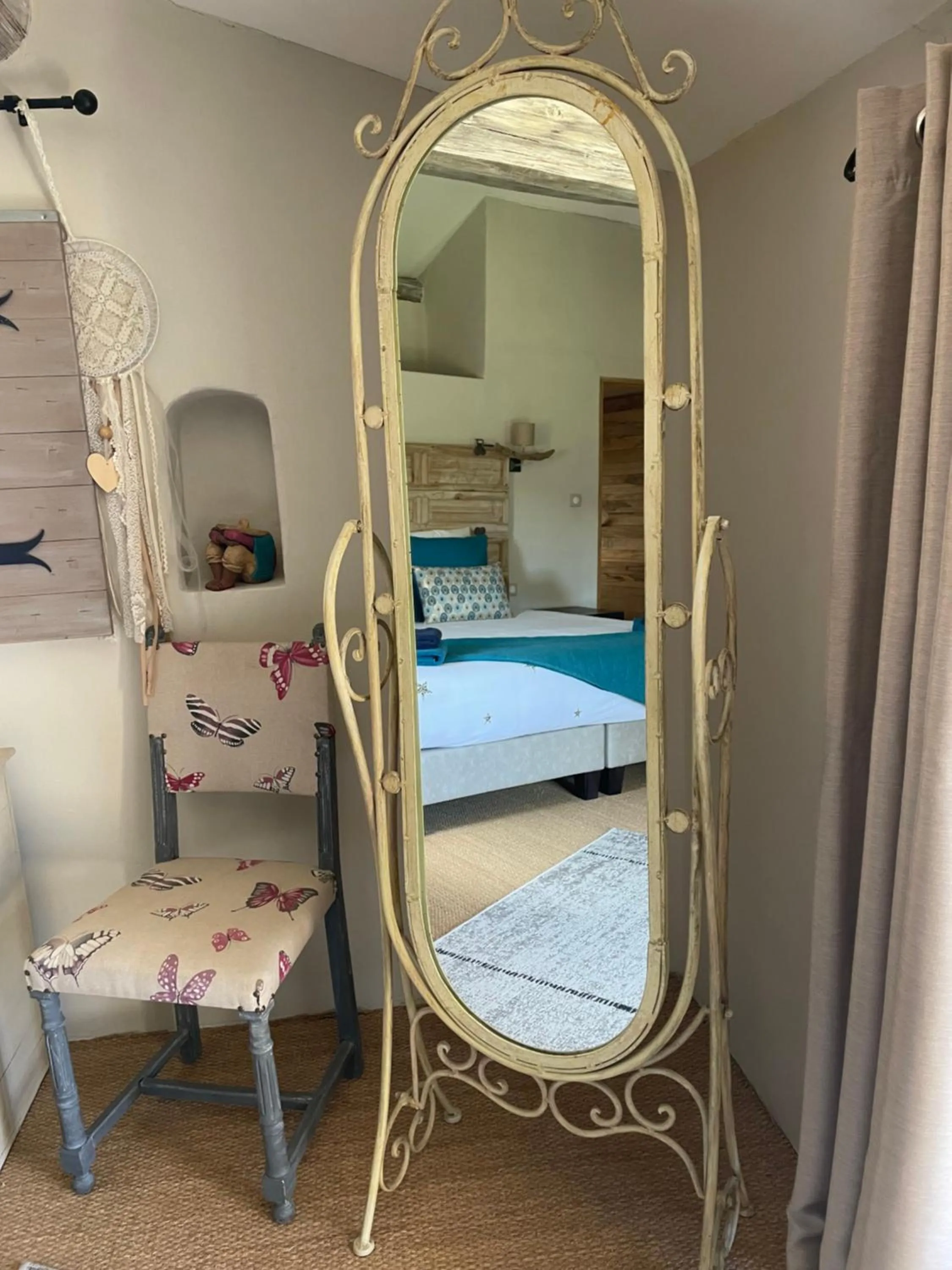 Bedroom, Bed in Côté Dentelles