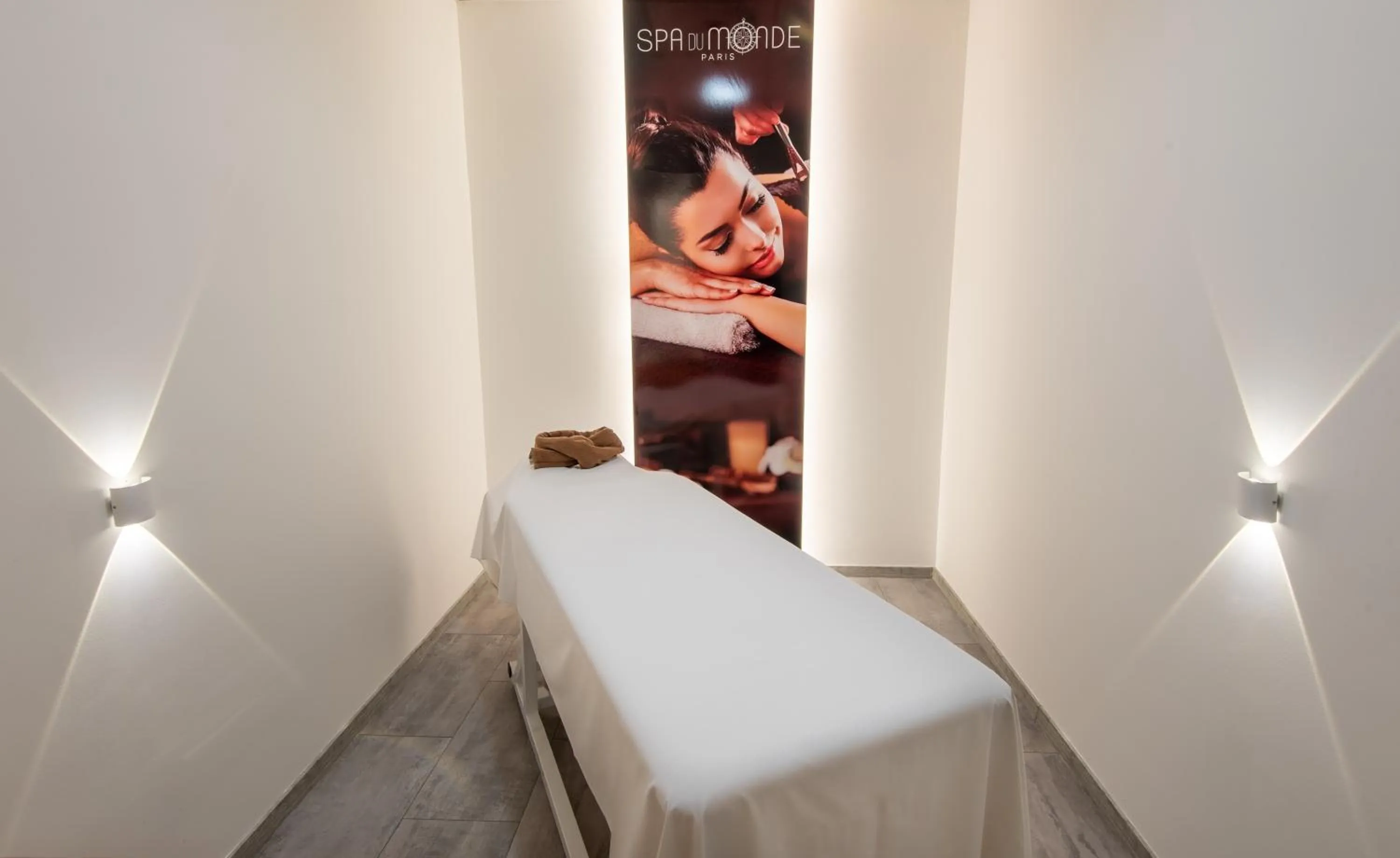 Spa and wellness centre/facilities, Bed in Hunguest Szeged - ex Forrás