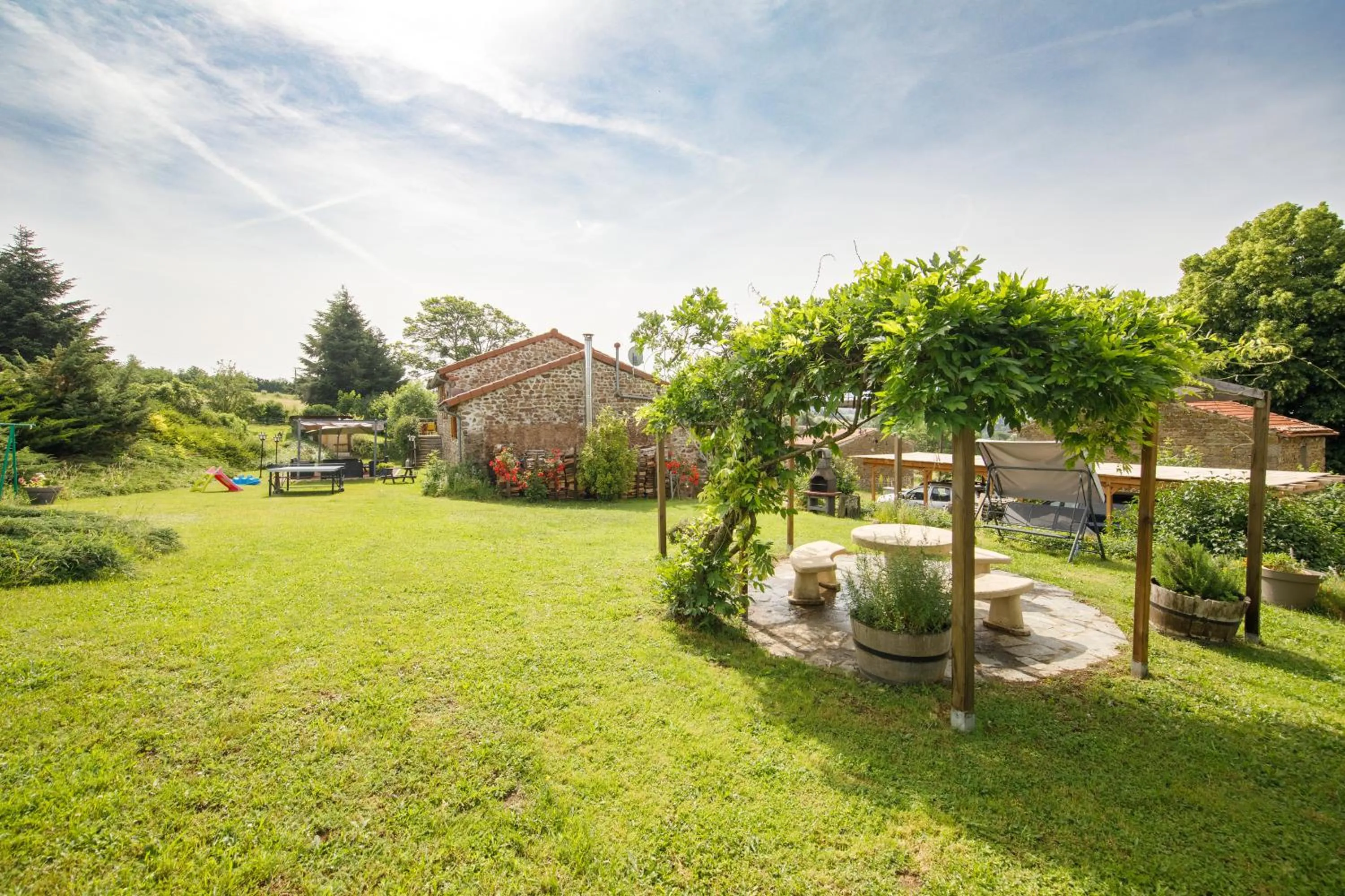 Garden in LE CLOS DU MOUY