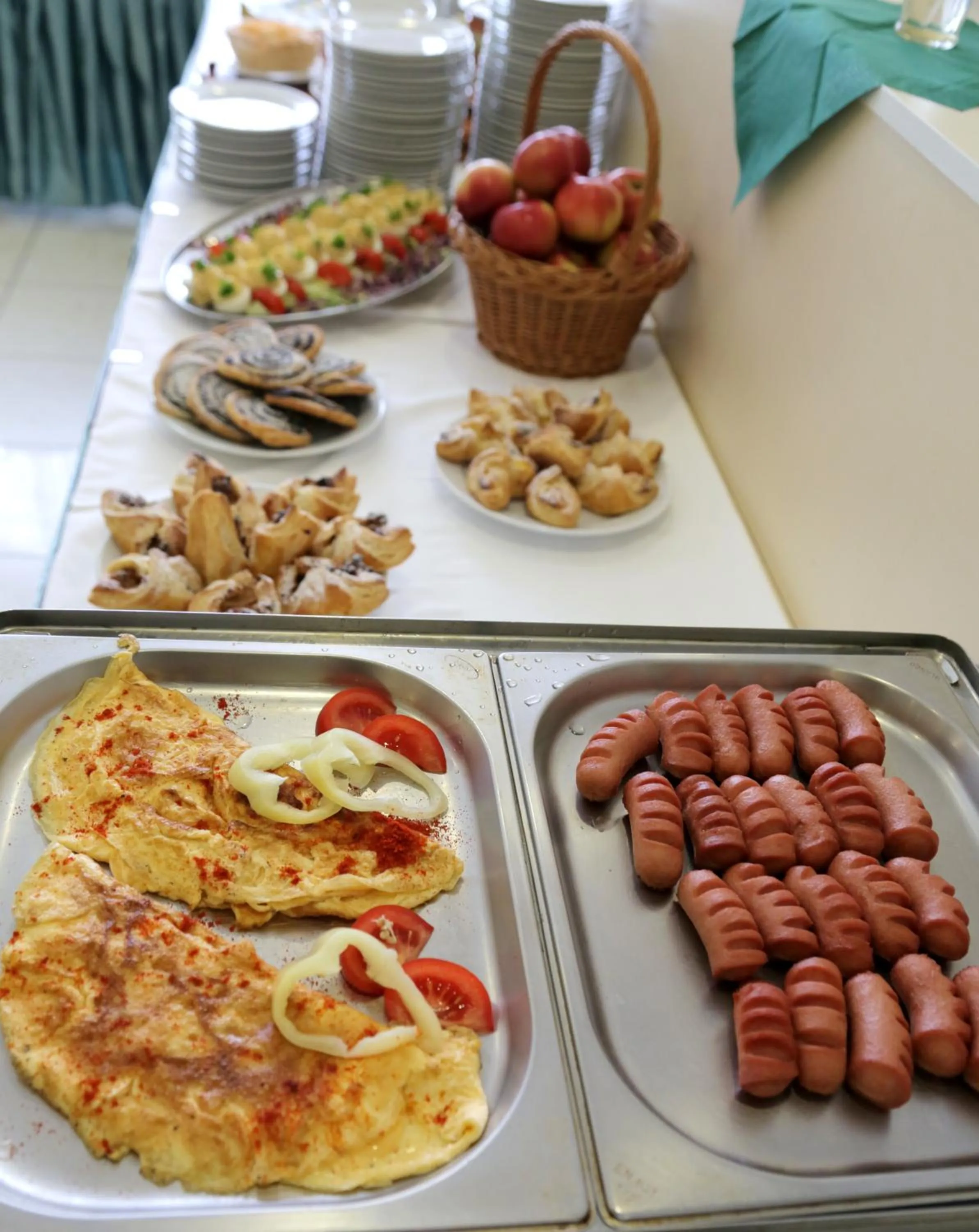 Food and drinks in Hotel Bara Junior