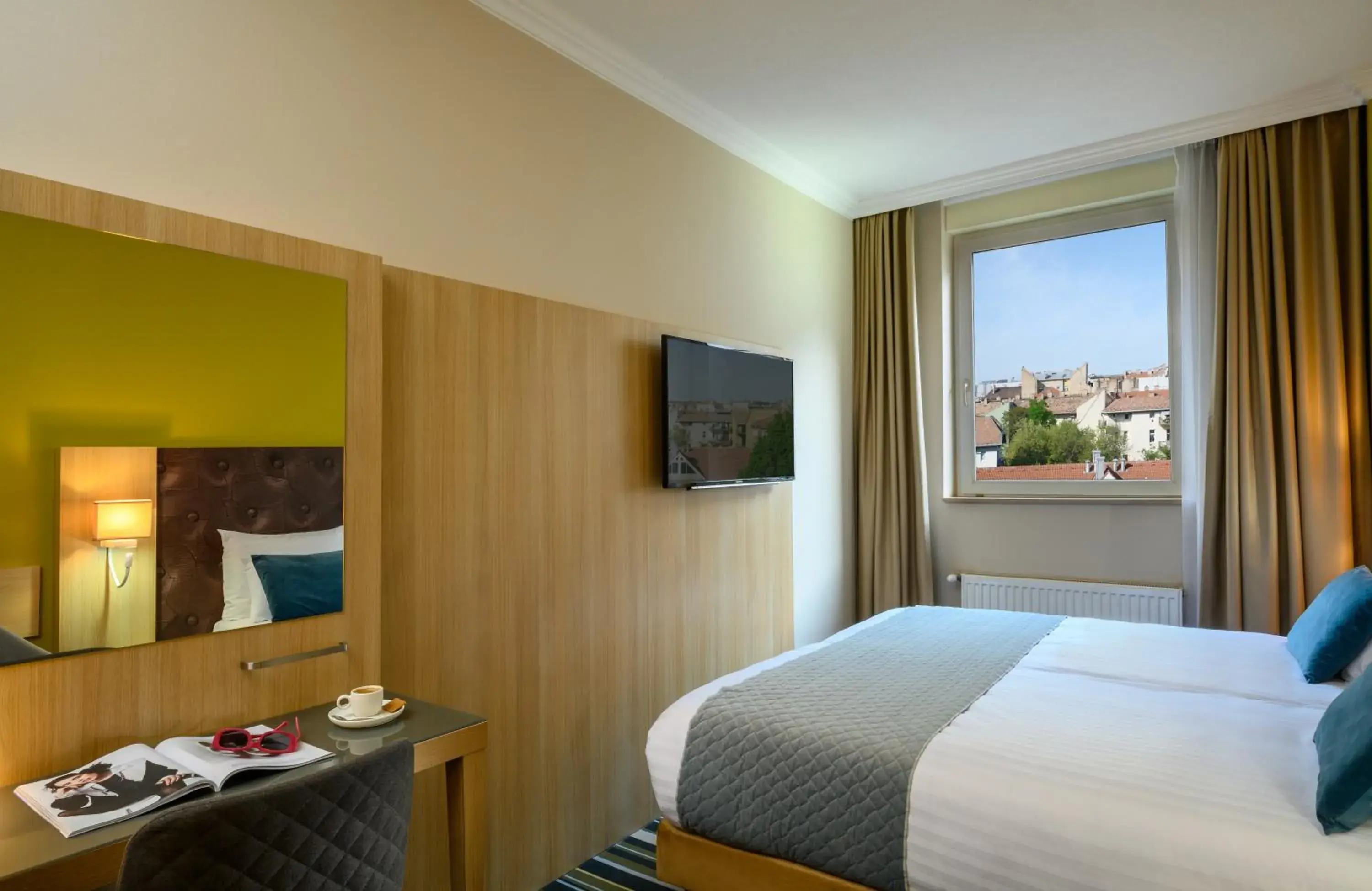 Comfort Double or Twin Room in Leonardo Hotel Budapest Comfort Double or Twin Room in Leonardo Hotel Budapest