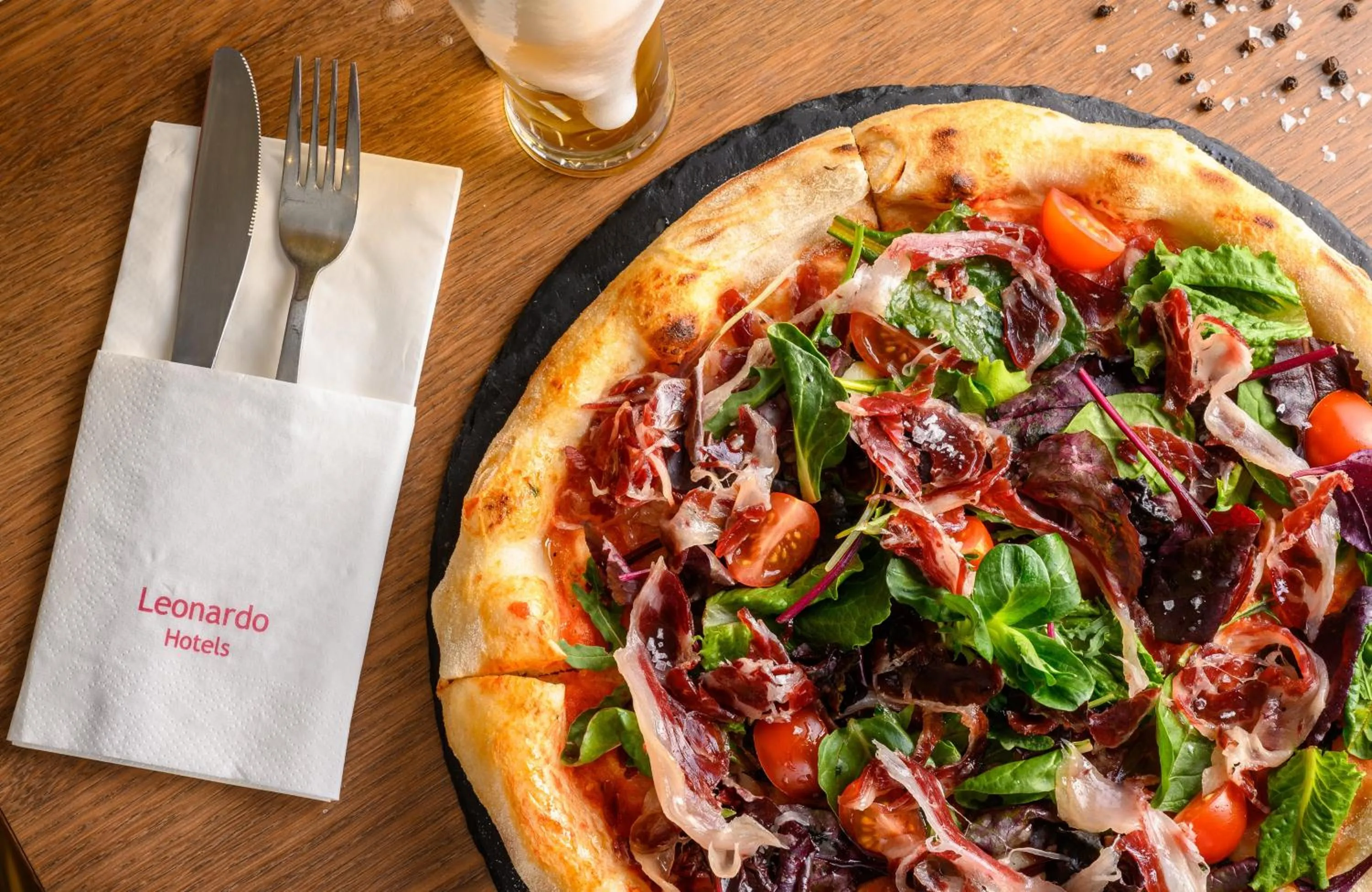 Restaurant/places to eat in Leonardo Hotel Budapest