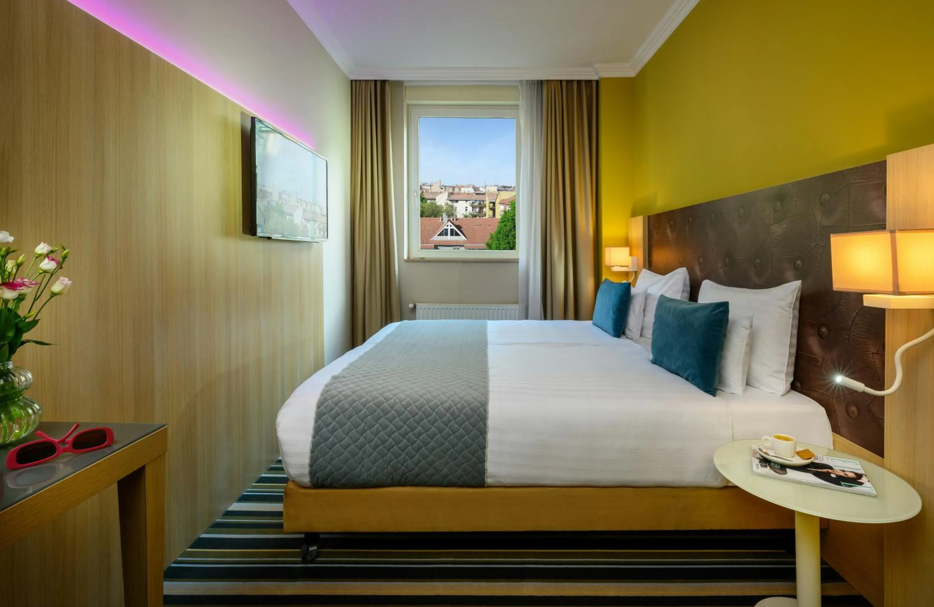 Photo of the whole room, Bed in Leonardo Hotel Budapest