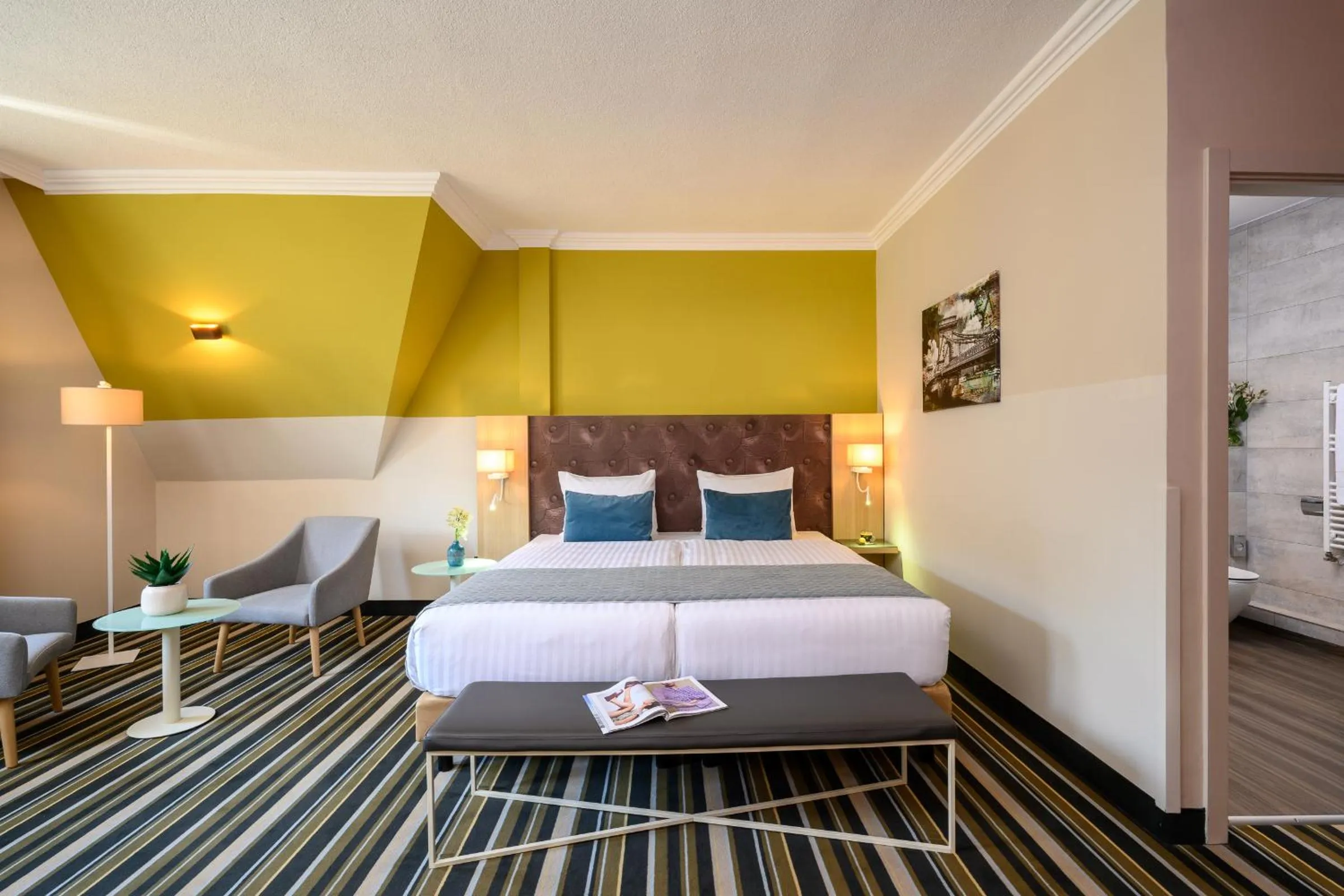 Bed in Leonardo Hotel Budapest