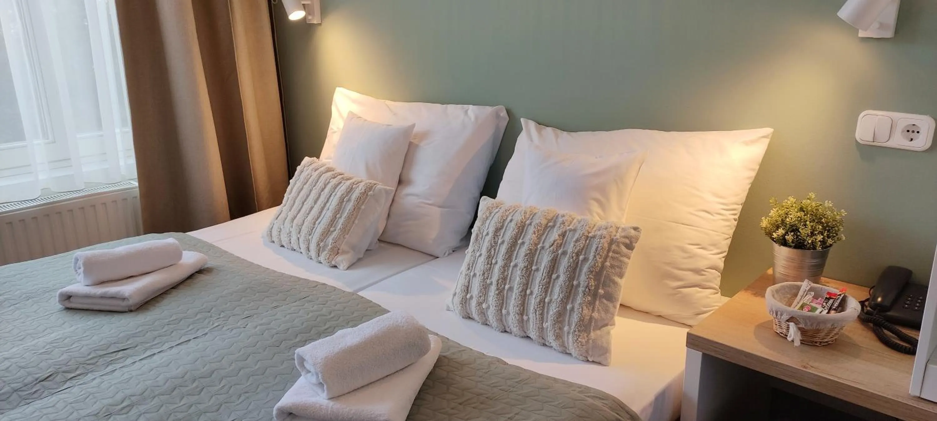 Bed in Budapest Csaszar Hotel