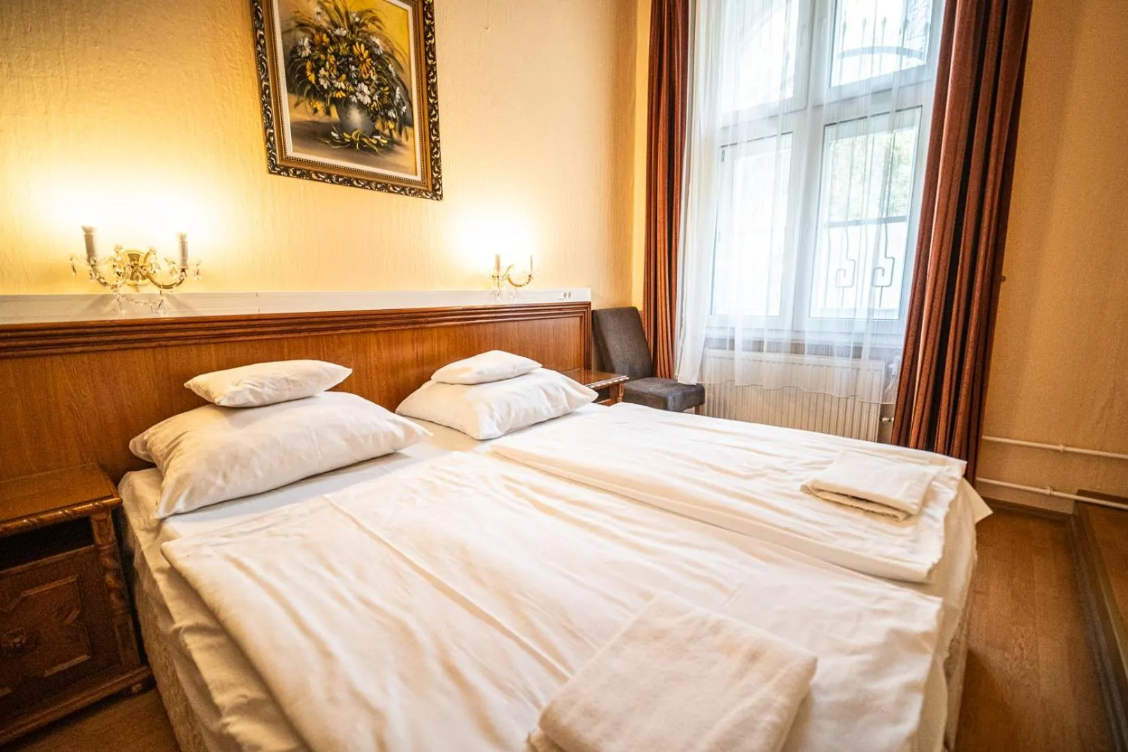 Photo of the whole room, Bed in Tisza Hotel