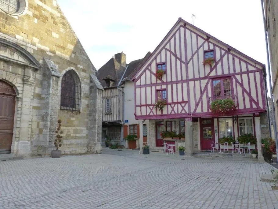 Landmark view in Les Grands Crus - Gîte "Pommard"