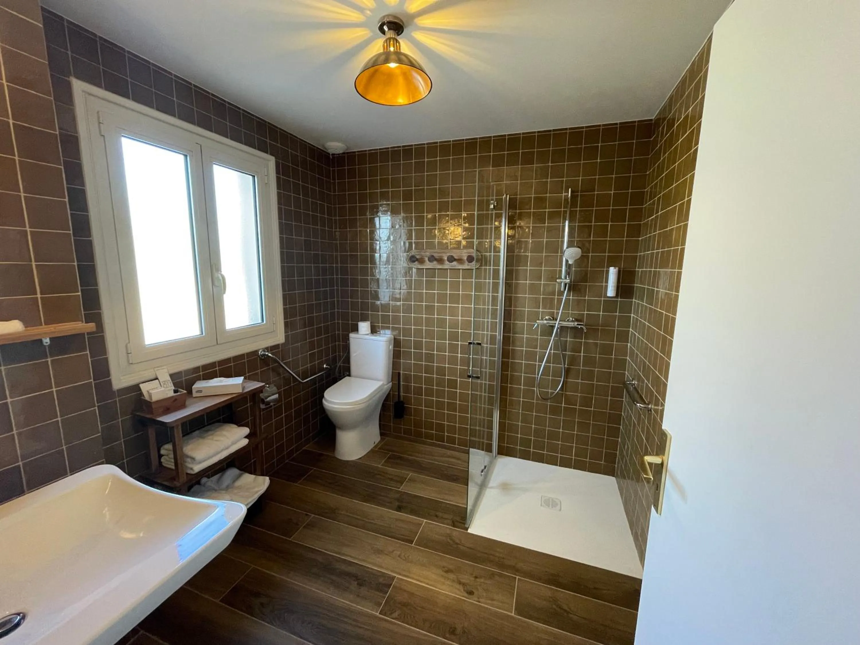 Bathroom in Auberge du Rédier - Logis Hôtels
