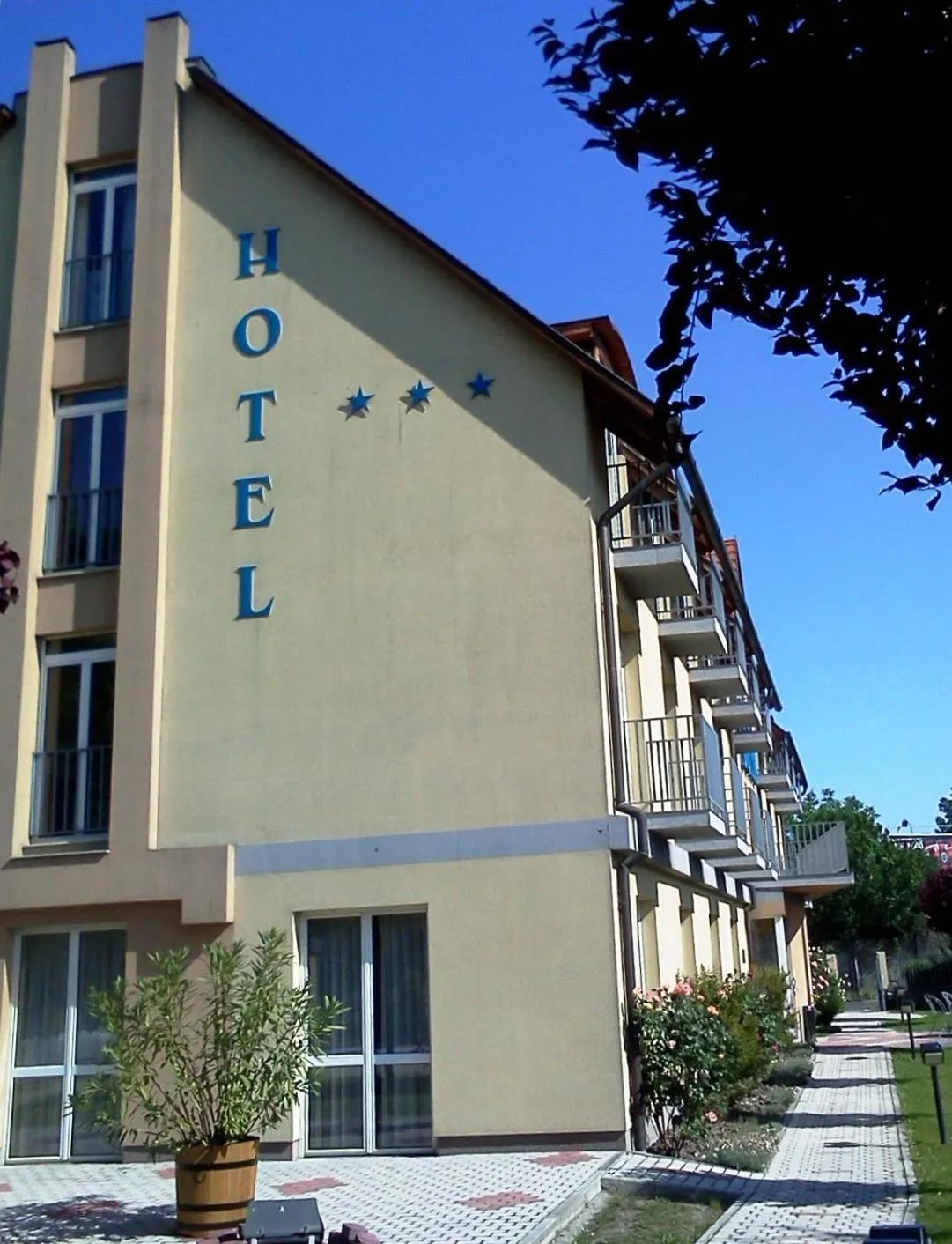 Facade/entrance in Hotel Luna Budapest