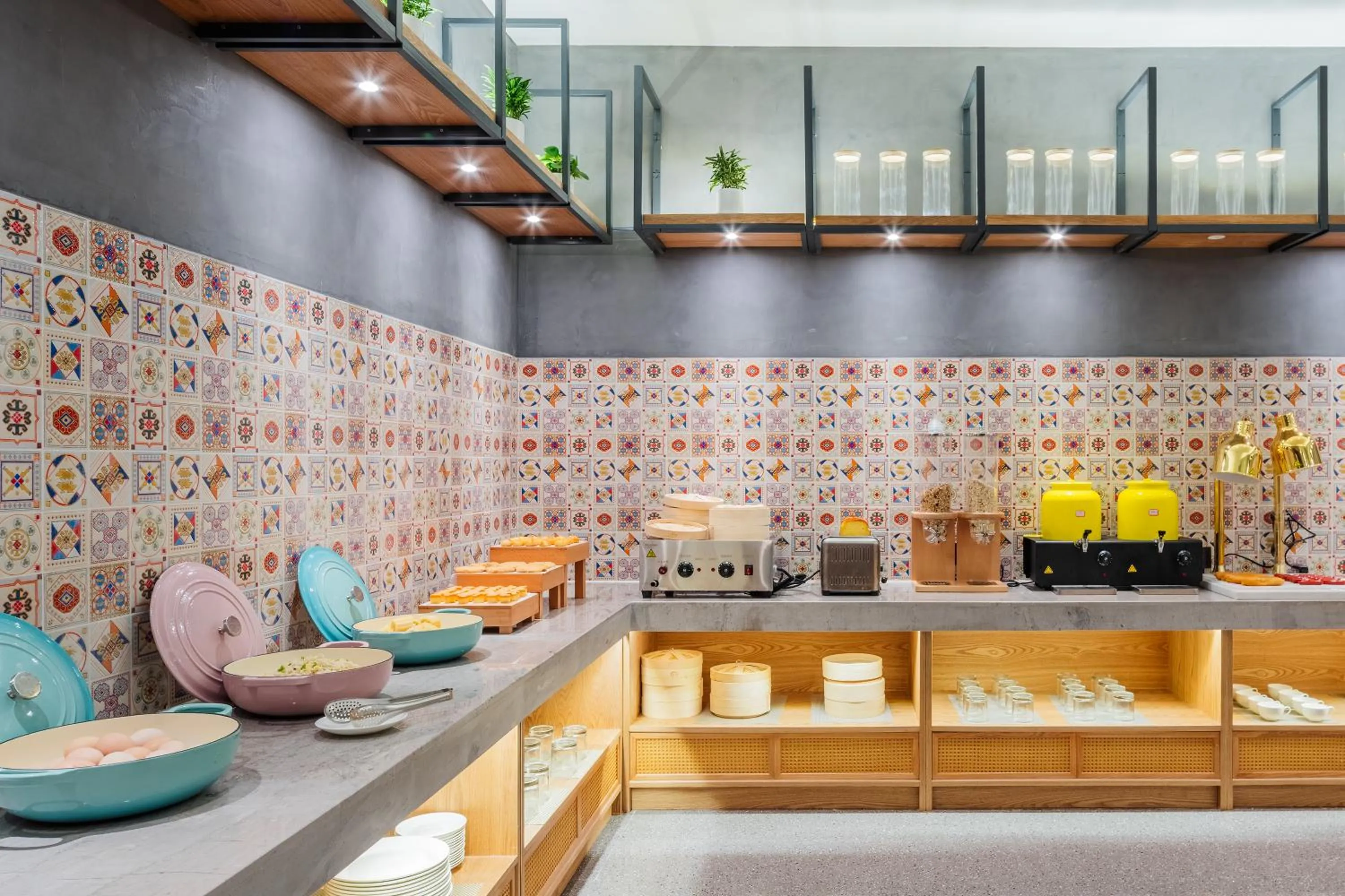 Restaurant/places to eat in TRUE Go hotel