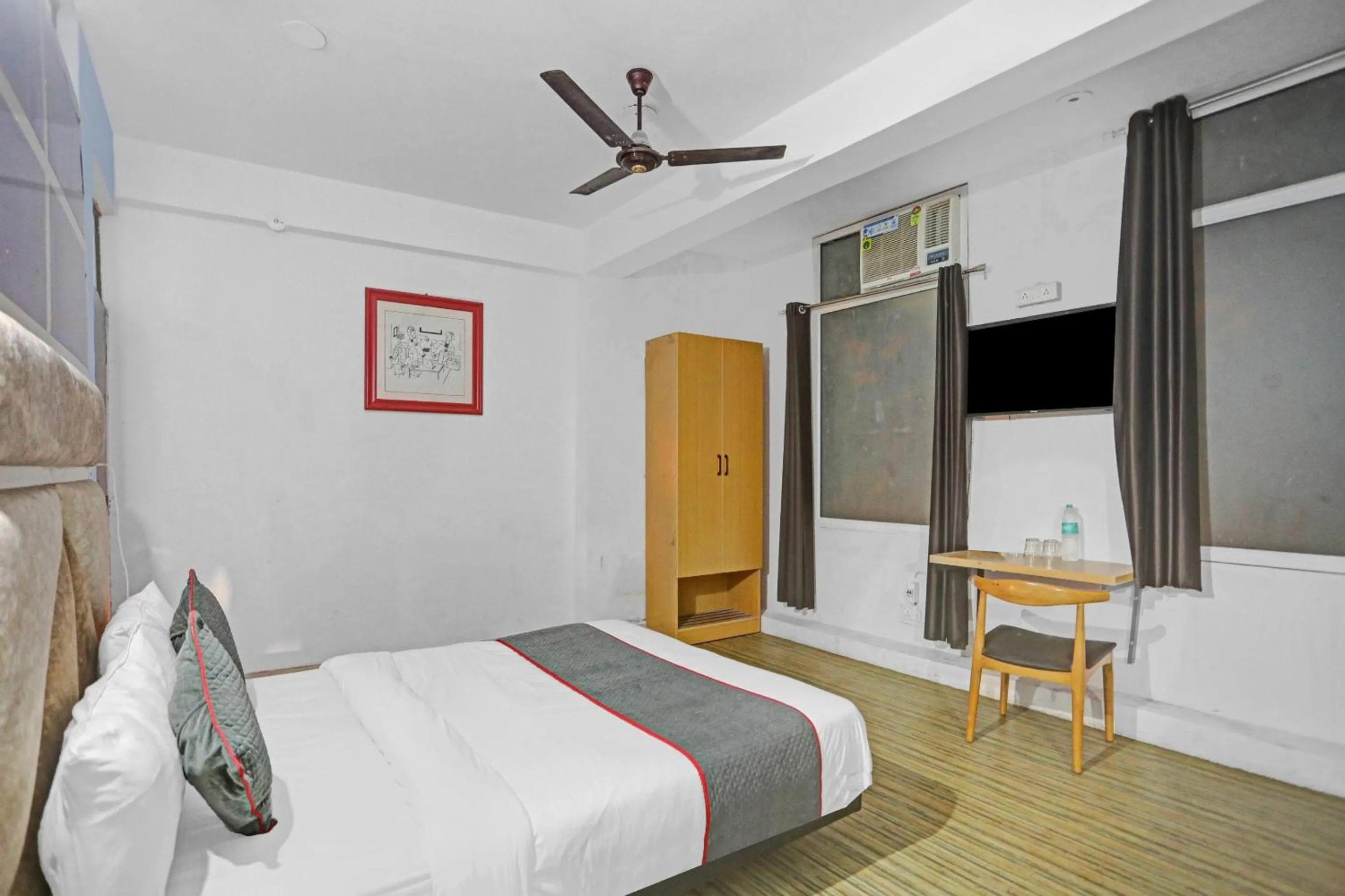 Bedroom, Bed in Collection O JPS