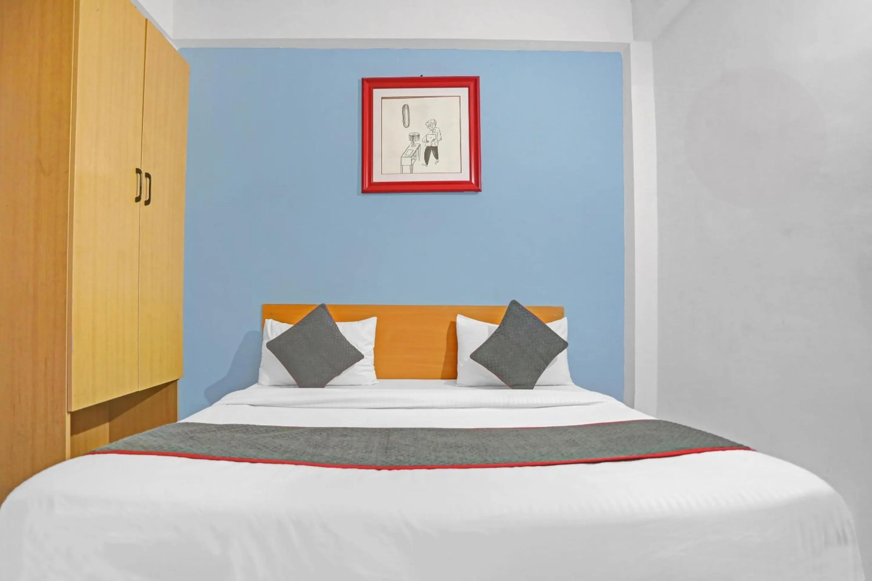 Bedroom, Bed in Hotel O Sky View Residency