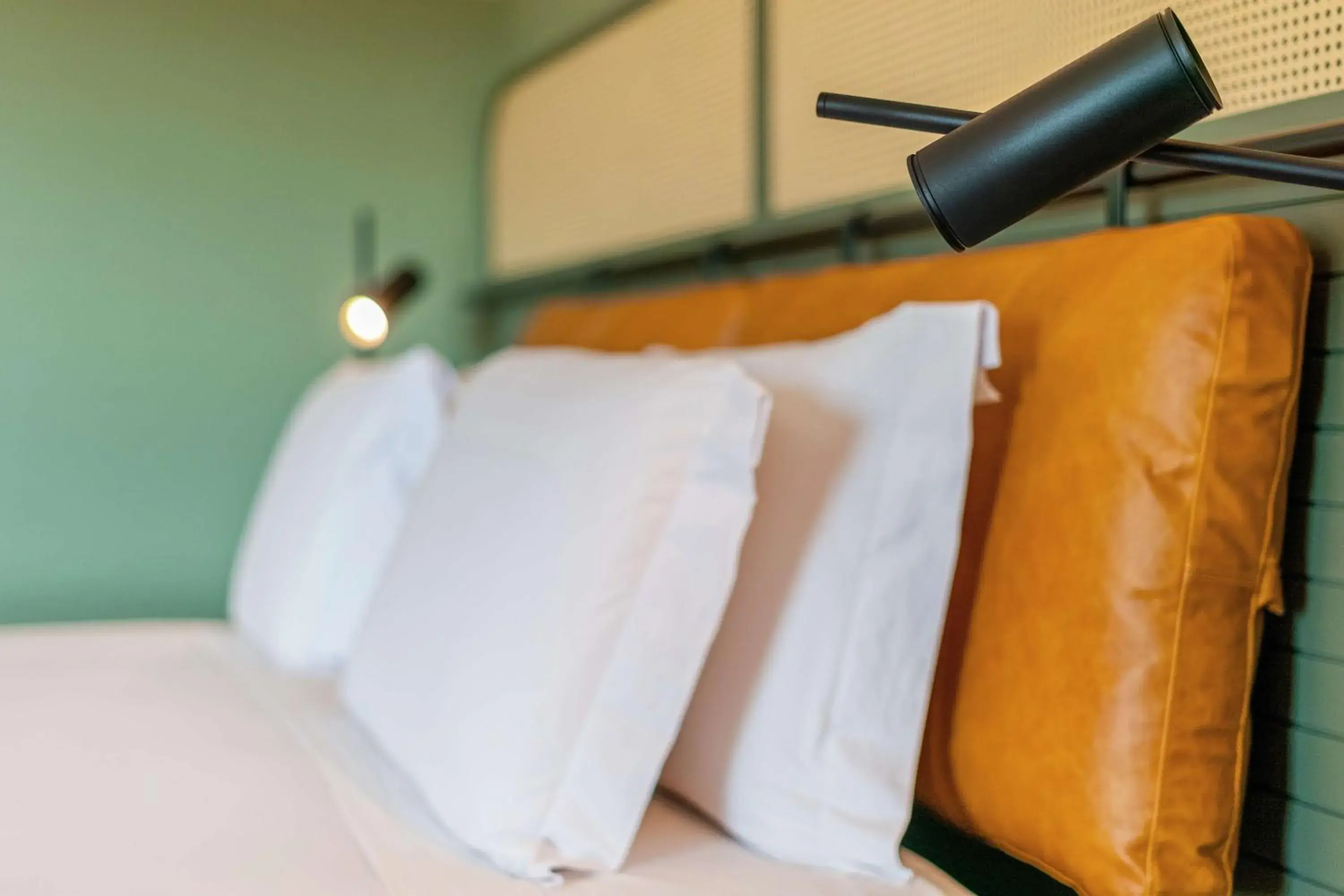 Bed in Almenat Embu Das Artes Sao Paulo, Tapestry Collection Bed in Almenat Embu Das Artes Sao Paulo, Tapestry Collection