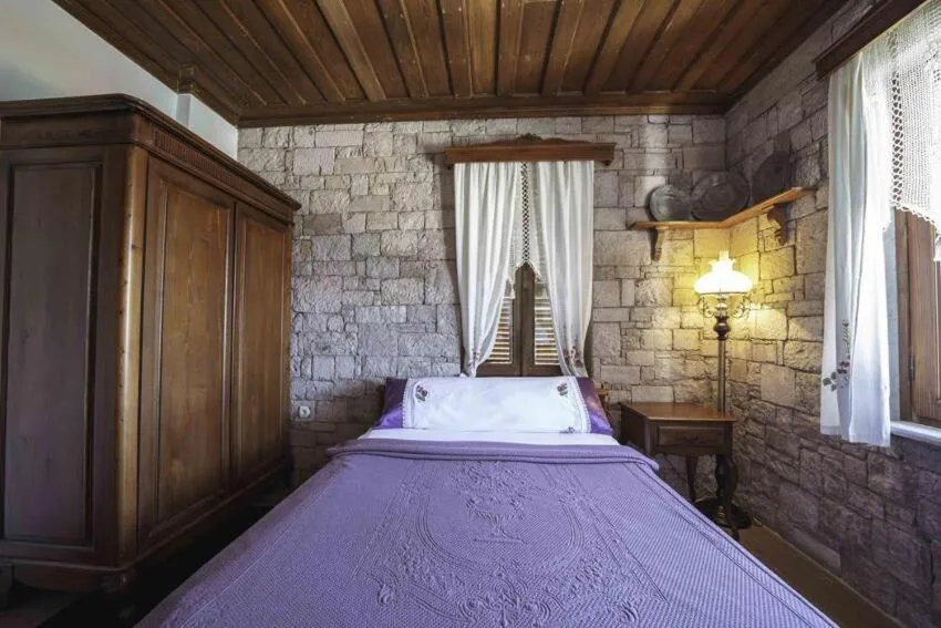 Cunda Tas Konak Otel