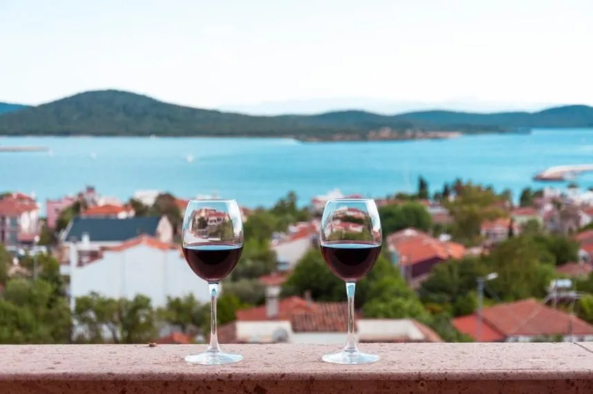 Cunda Tas Konak Otel