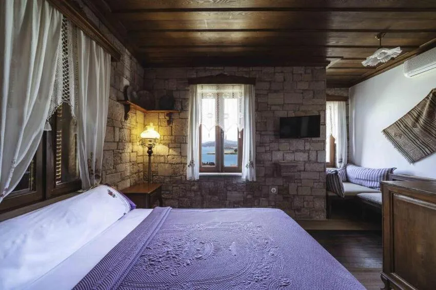 Cunda Tas Konak Otel