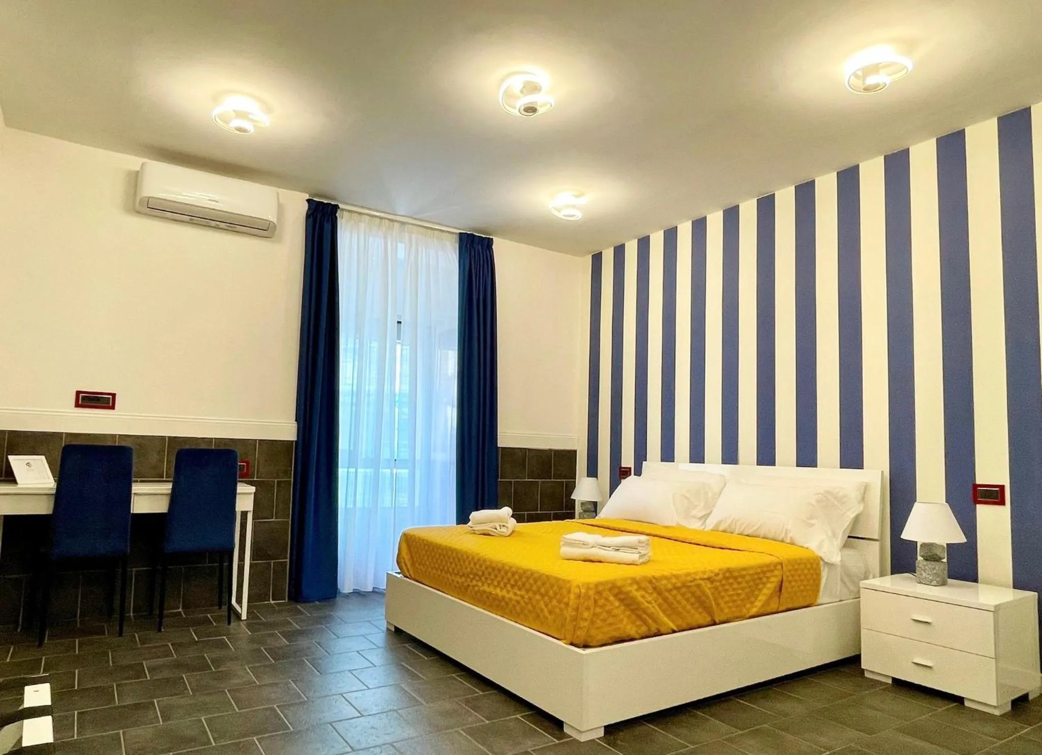 Bed in Yacht Club Angioino