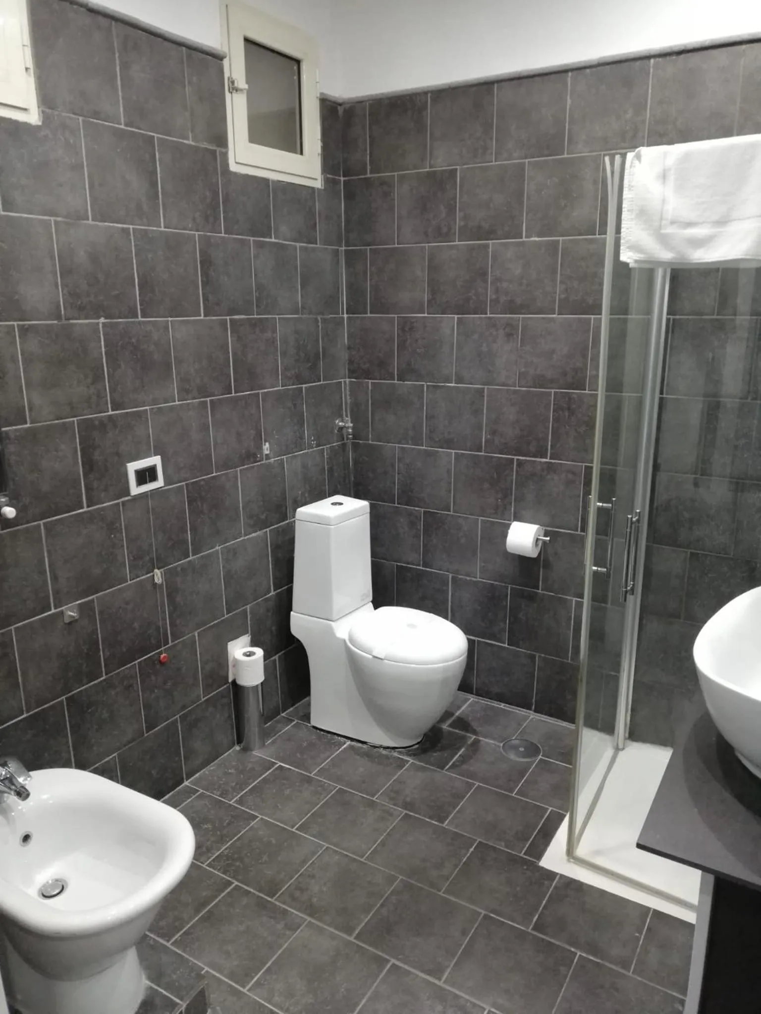 Bathroom in Yacht Club Angioino