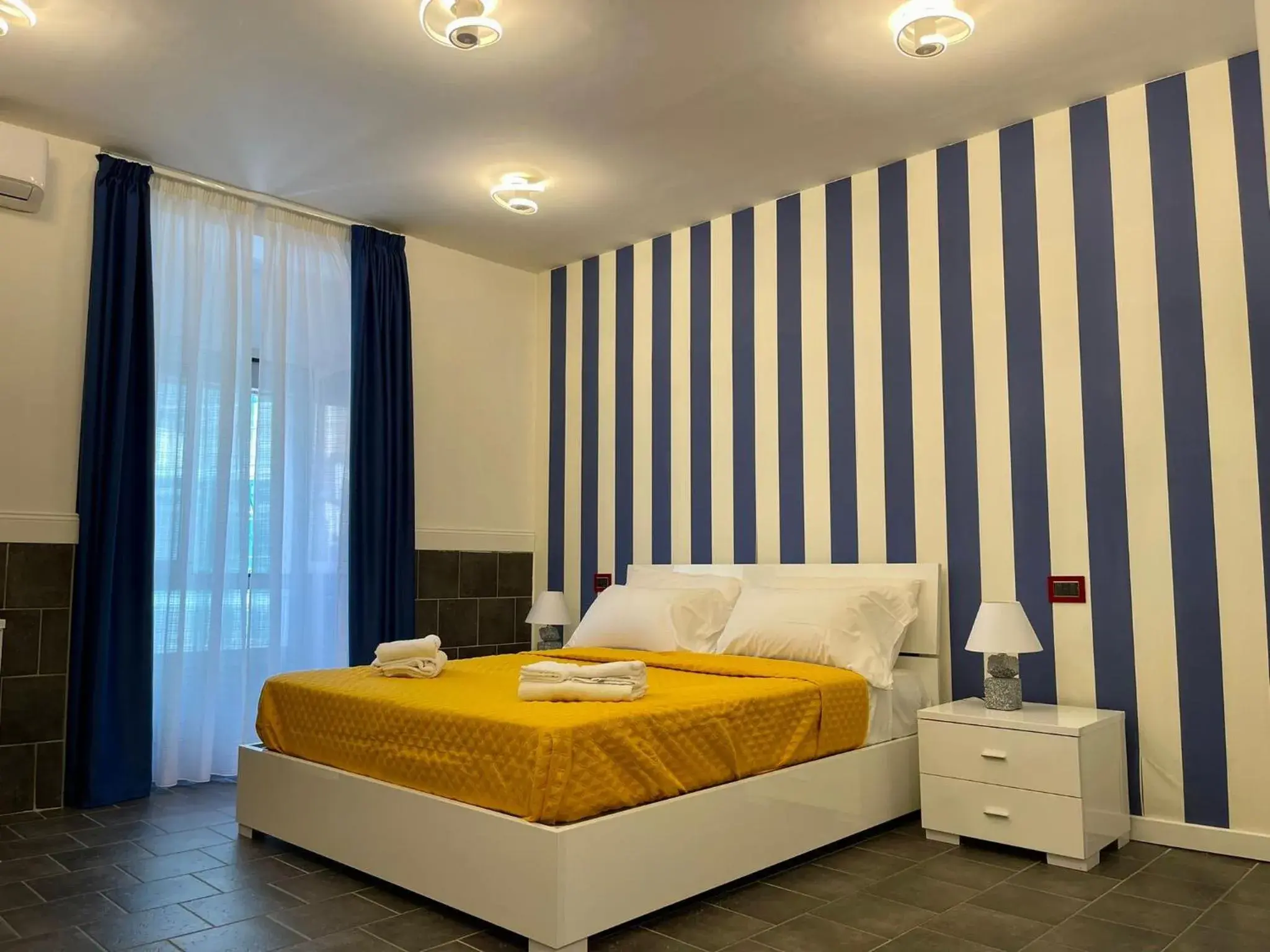 Bedroom, Bed in Yacht Club Angioino Bedroom, Bed in Yacht Club Angioino