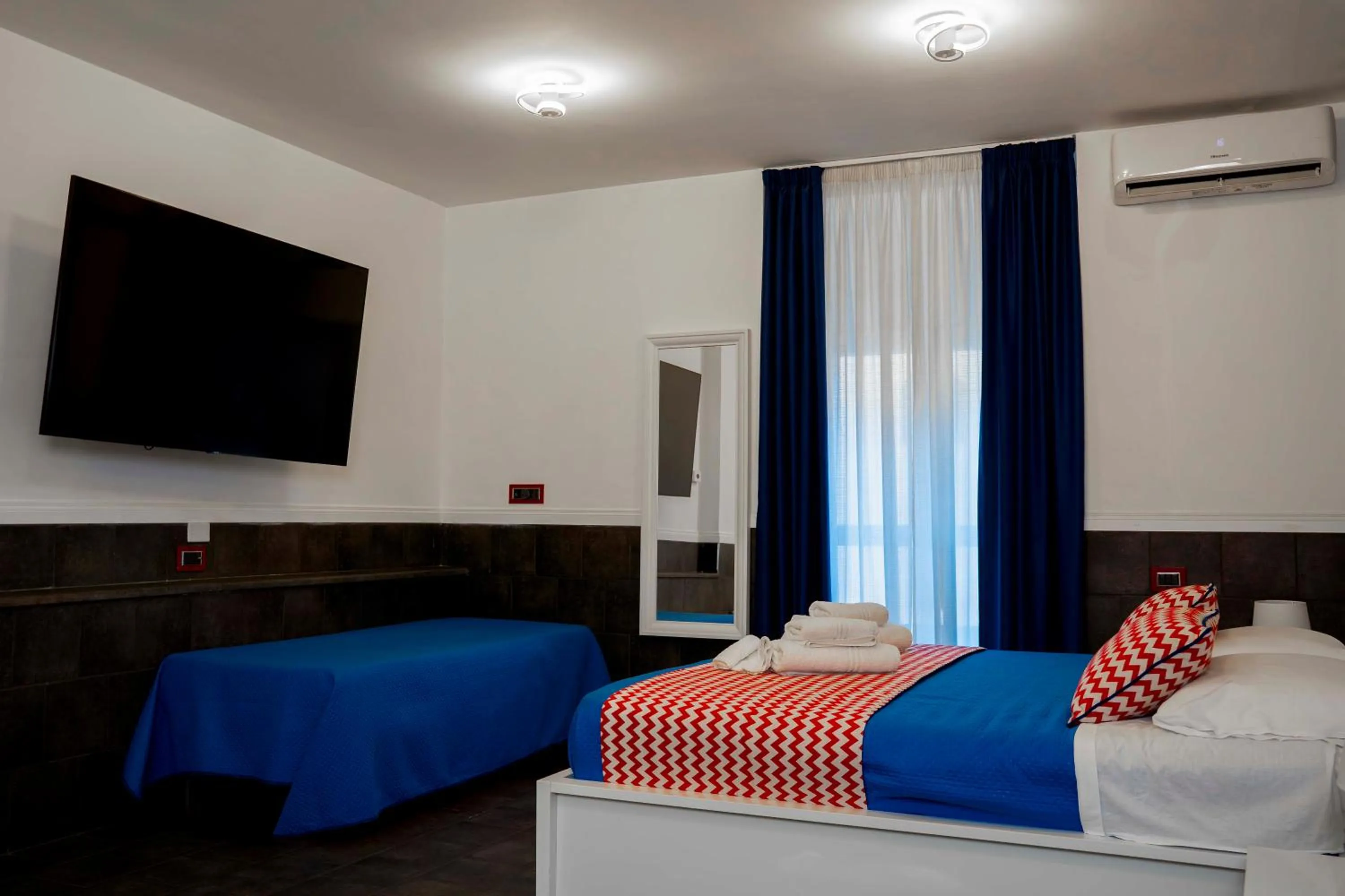 TV and multimedia, Bed in Yacht Club Angioino