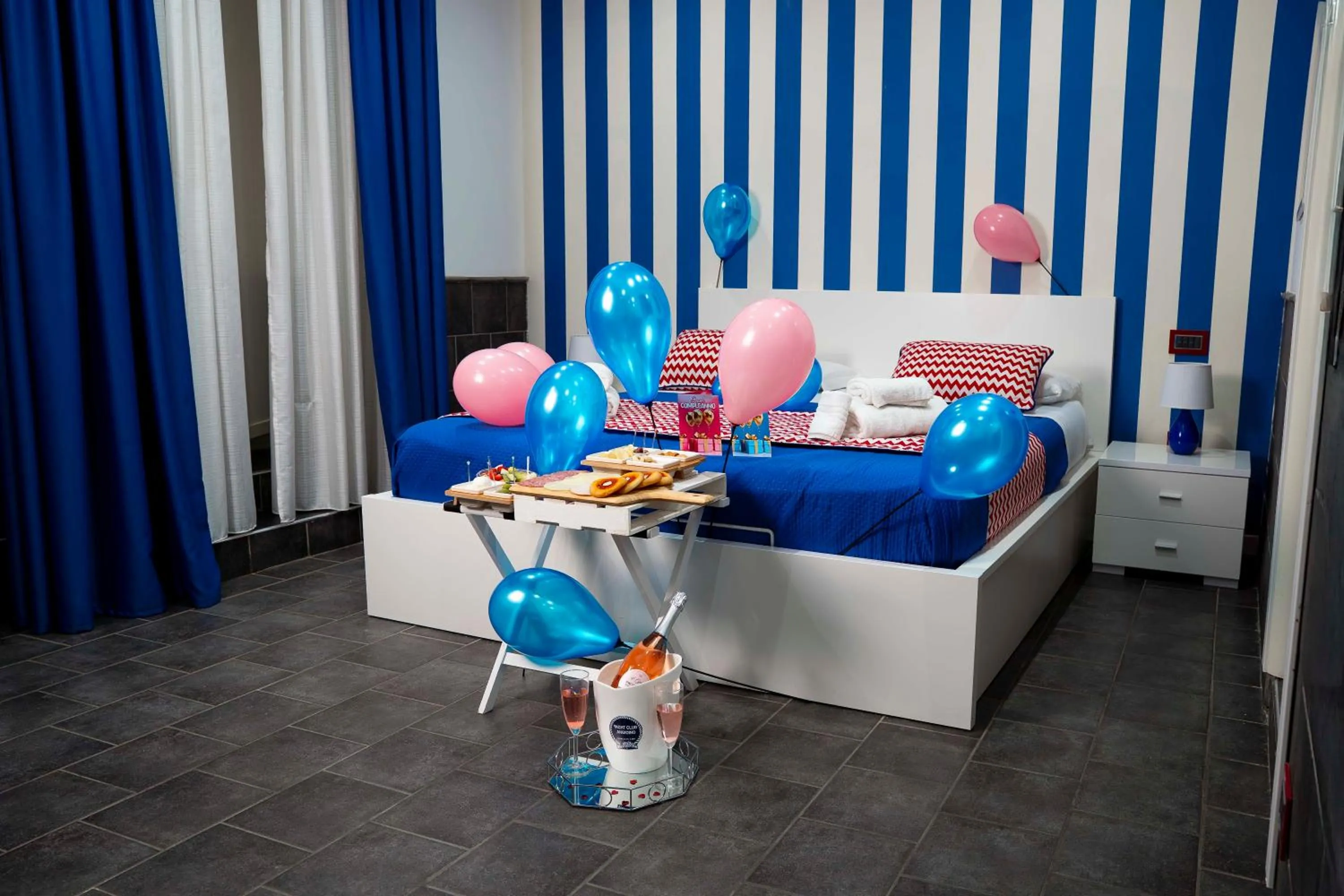 Food and drinks, Bed in Yacht Club Angioino