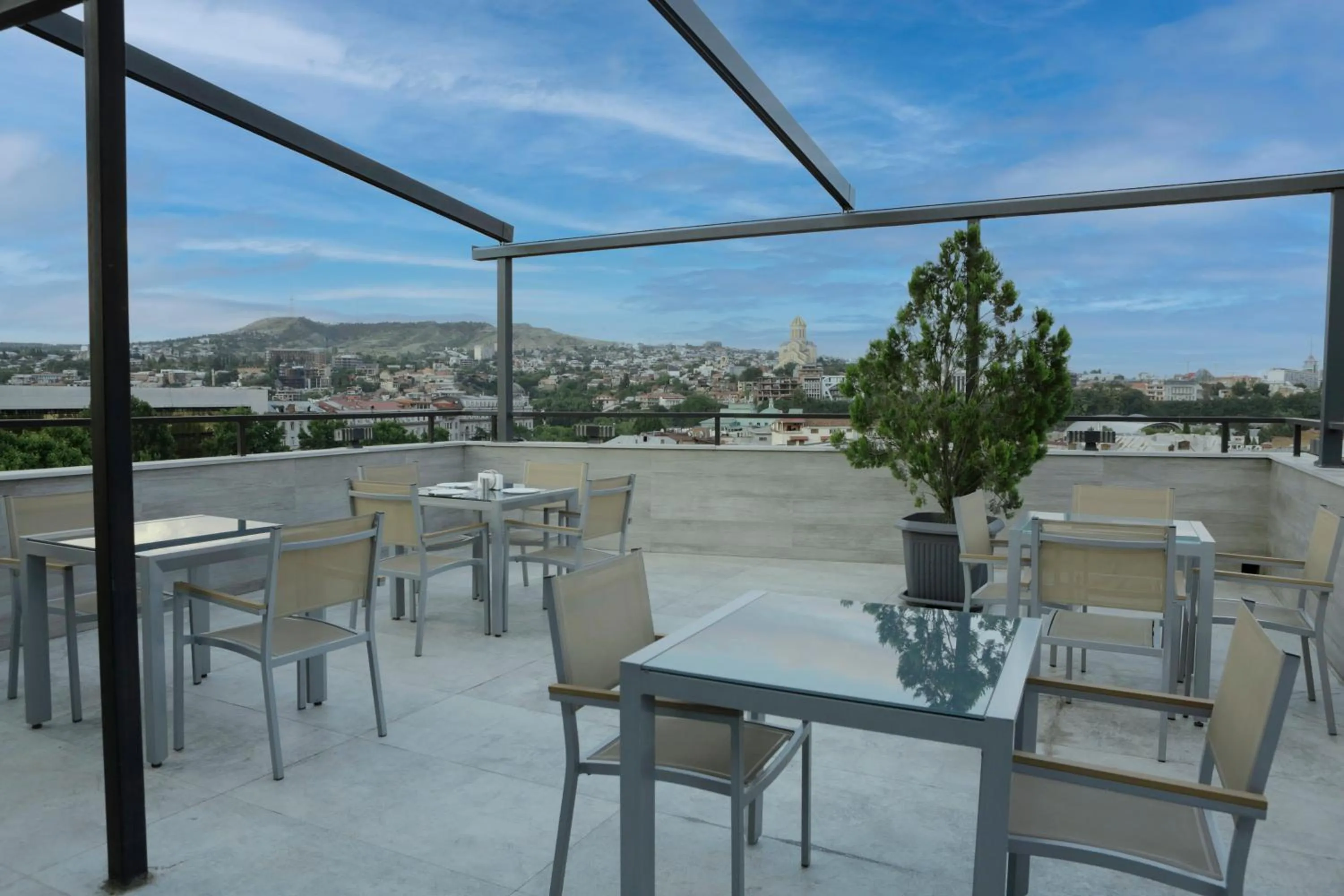 Restaurant/places to eat in Theory Hotel