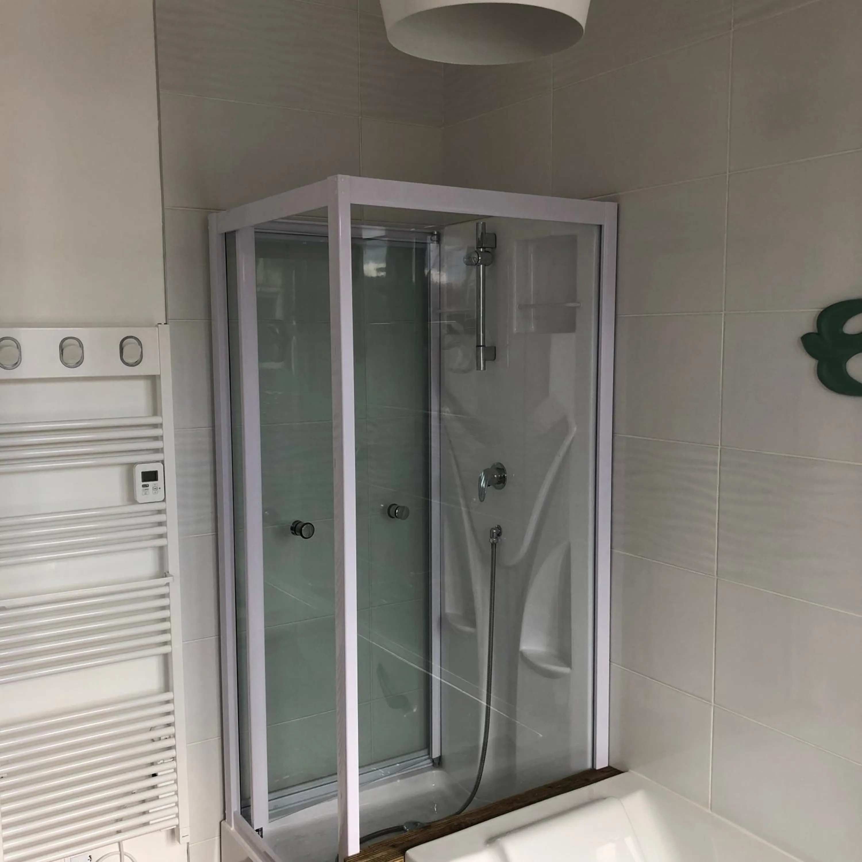 Shower in Villa des Roses