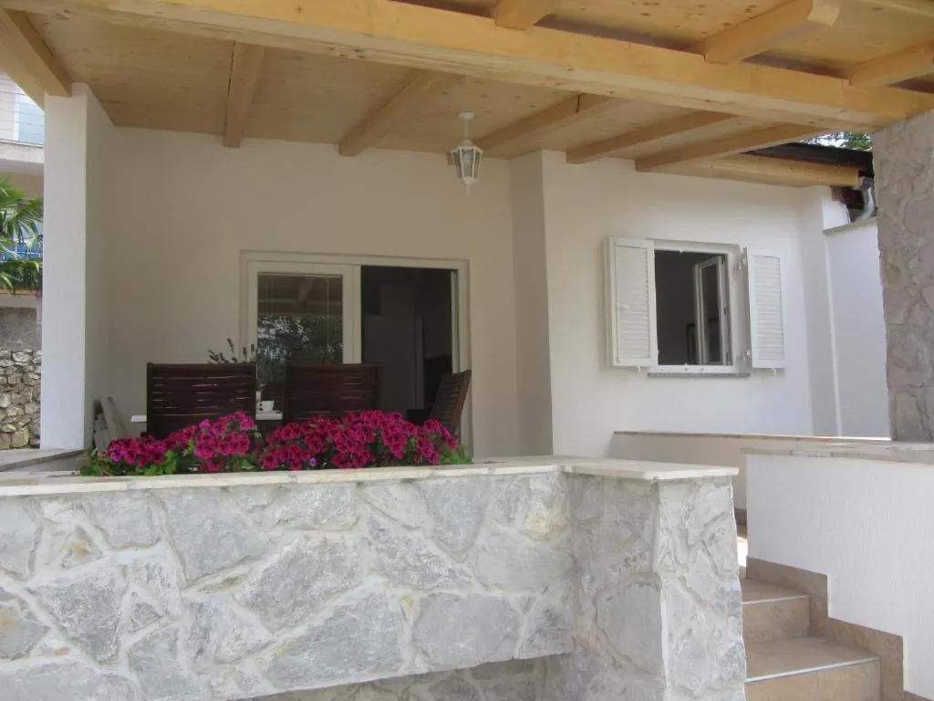 Holiday Home Lujo