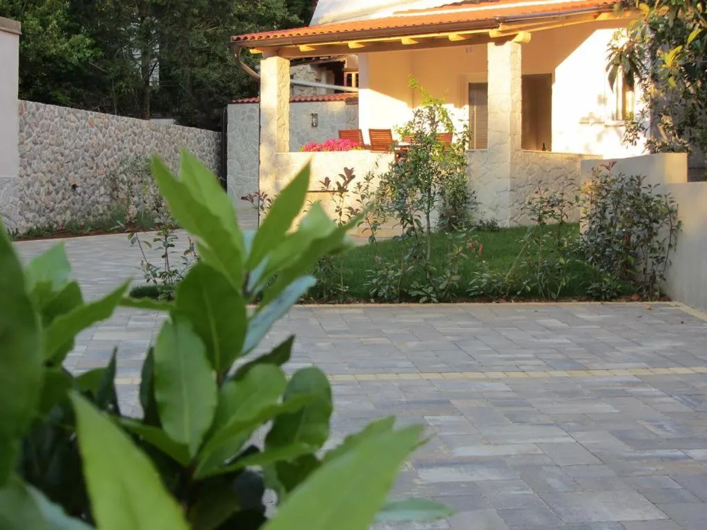 Holiday Home Lujo