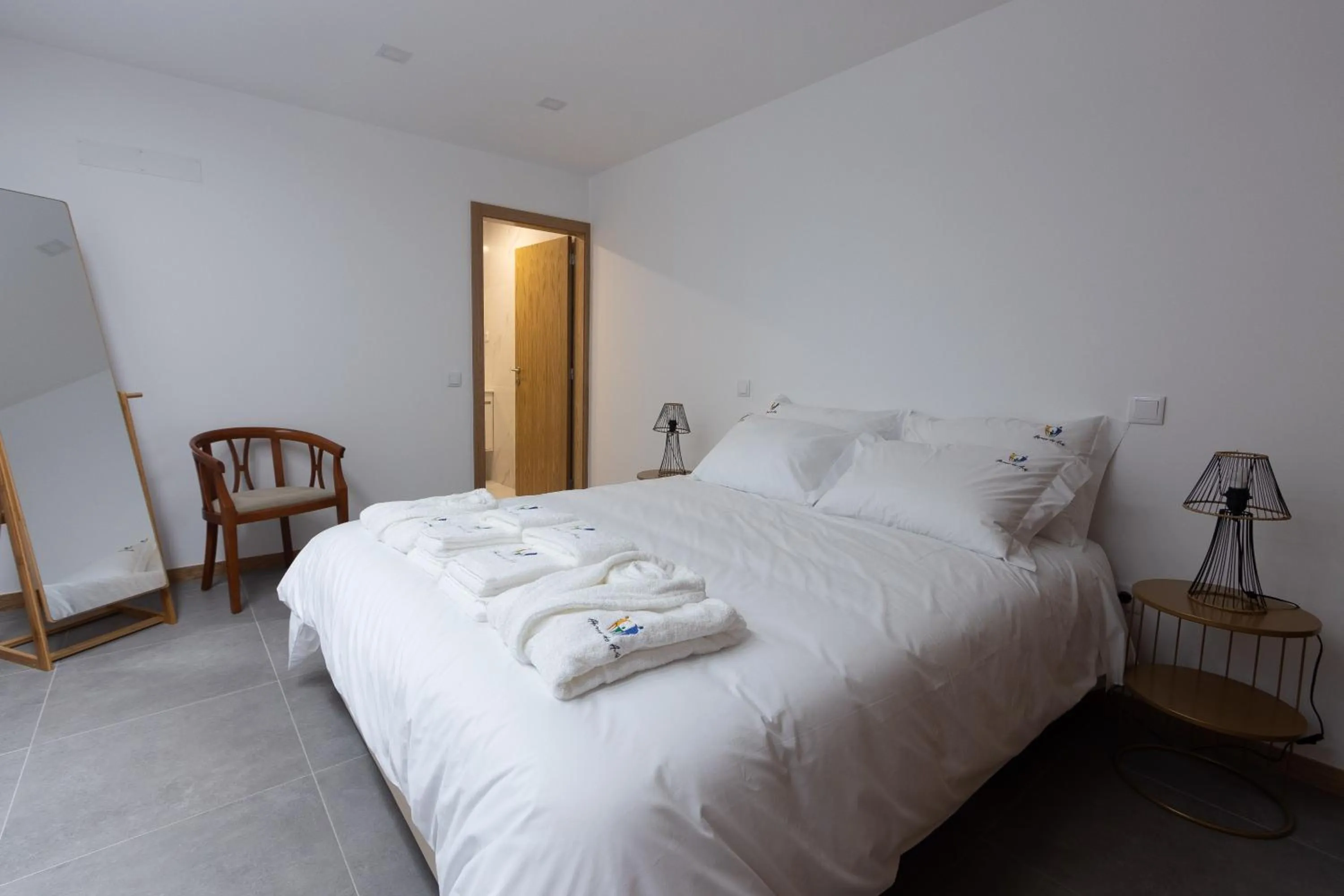 Bathroom, Bed in Abraços dos Avós - Casas de aldeia