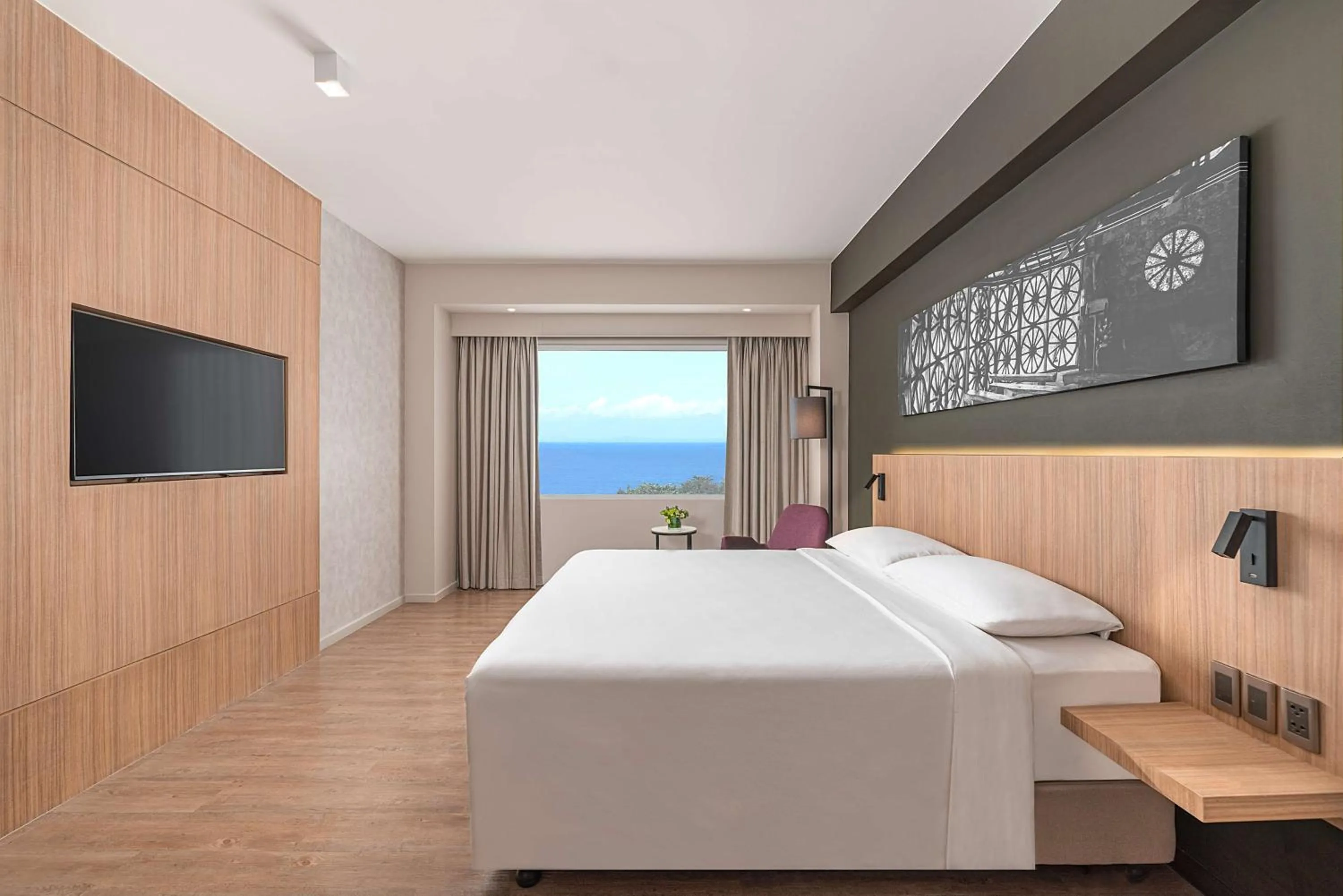 Photo of the whole room, Bed in Park Inn By Radisson Bacolod