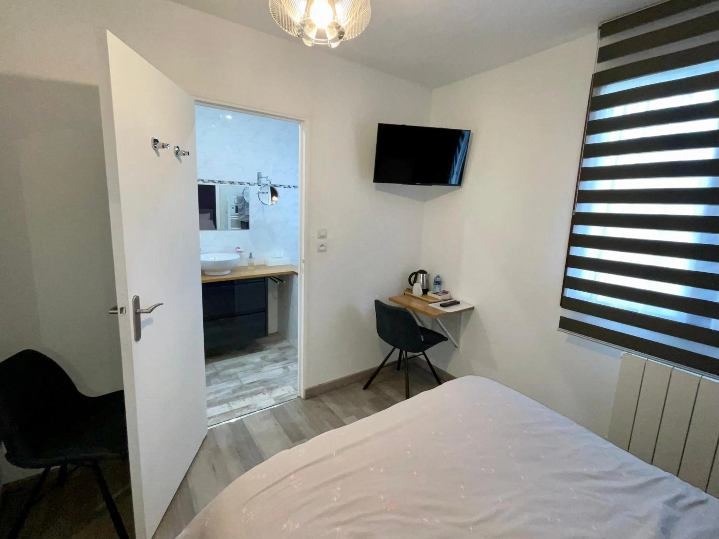 Bed in Chambres tout confort du Tilleul